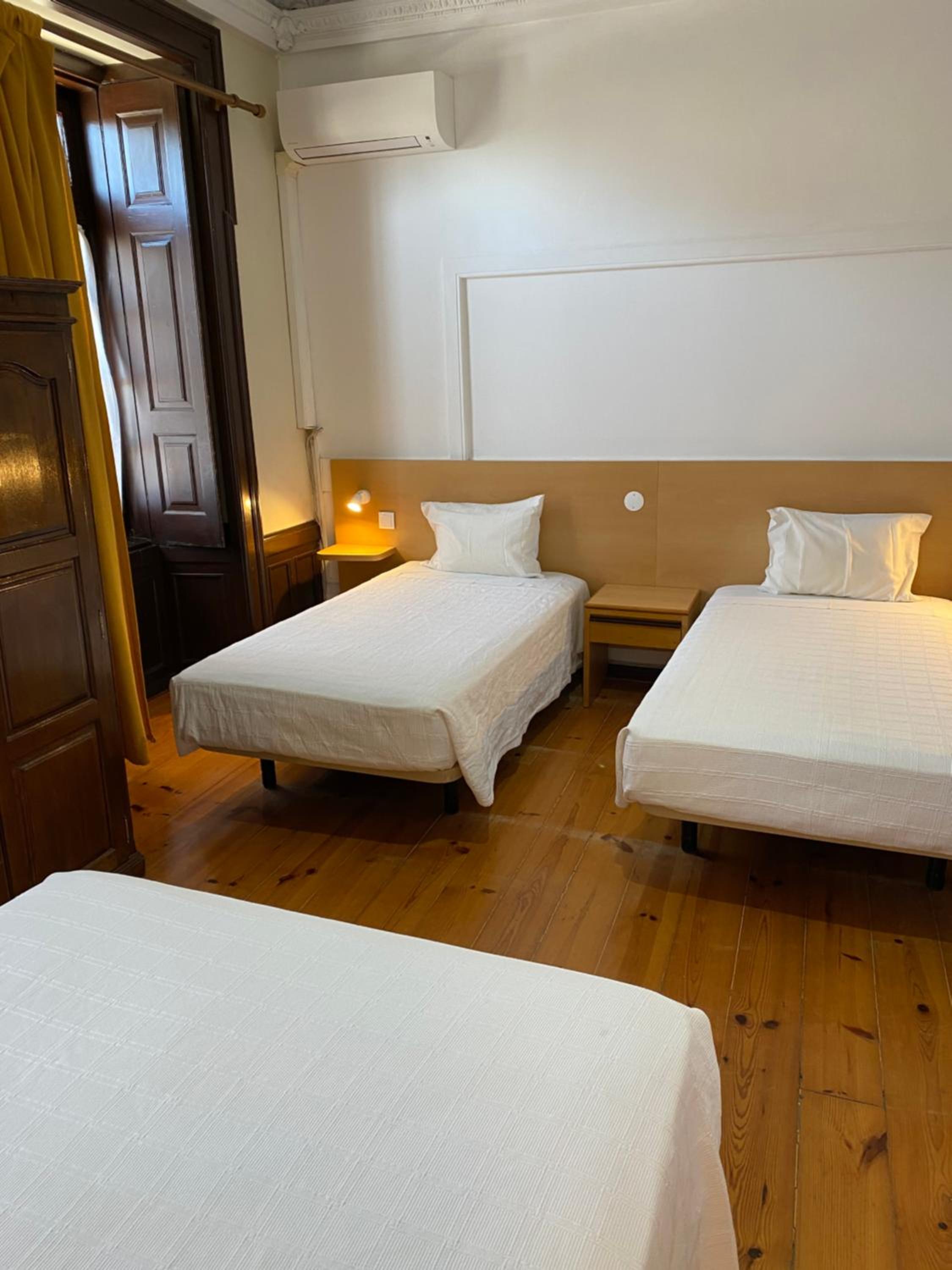 Quadruple Room - Photo 9