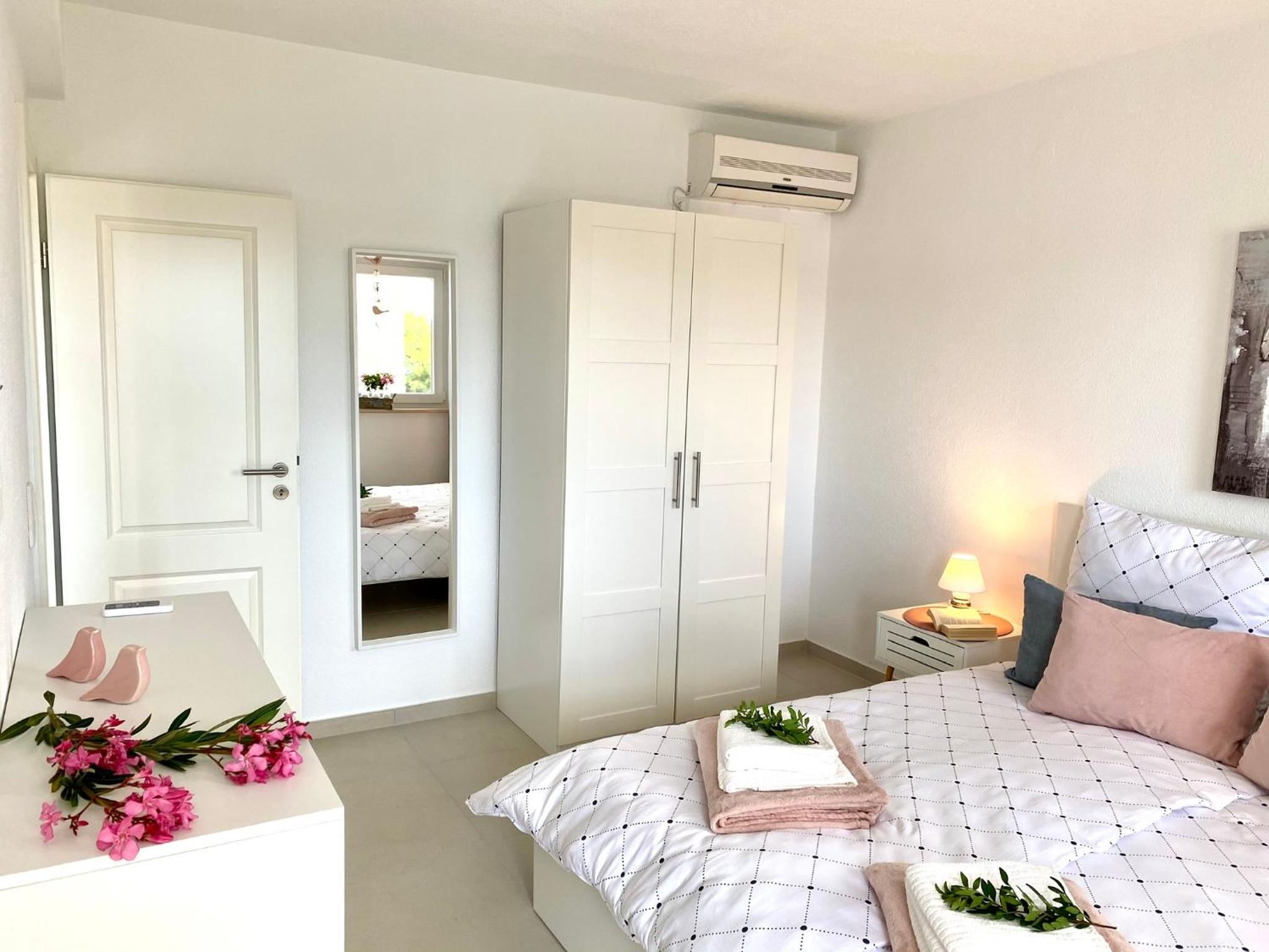 Deluxe Double Room with Balcony and Sea View - Photo 23