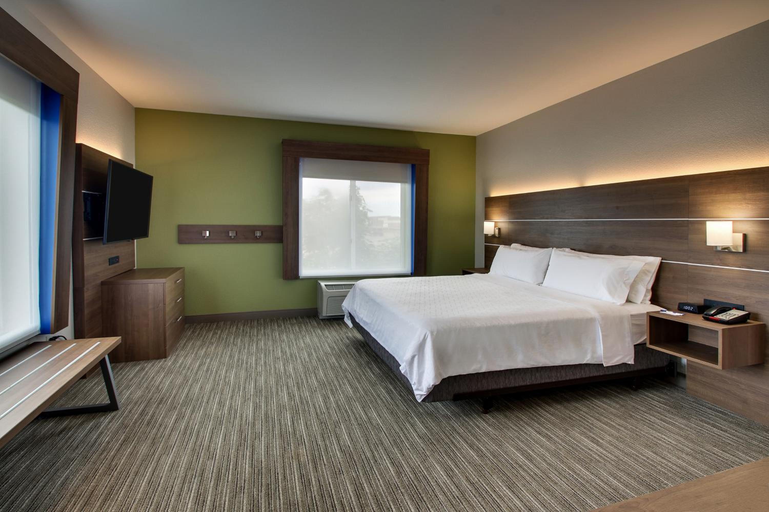 King Room - Mobility Access/Hearing Accessible - Photo 1