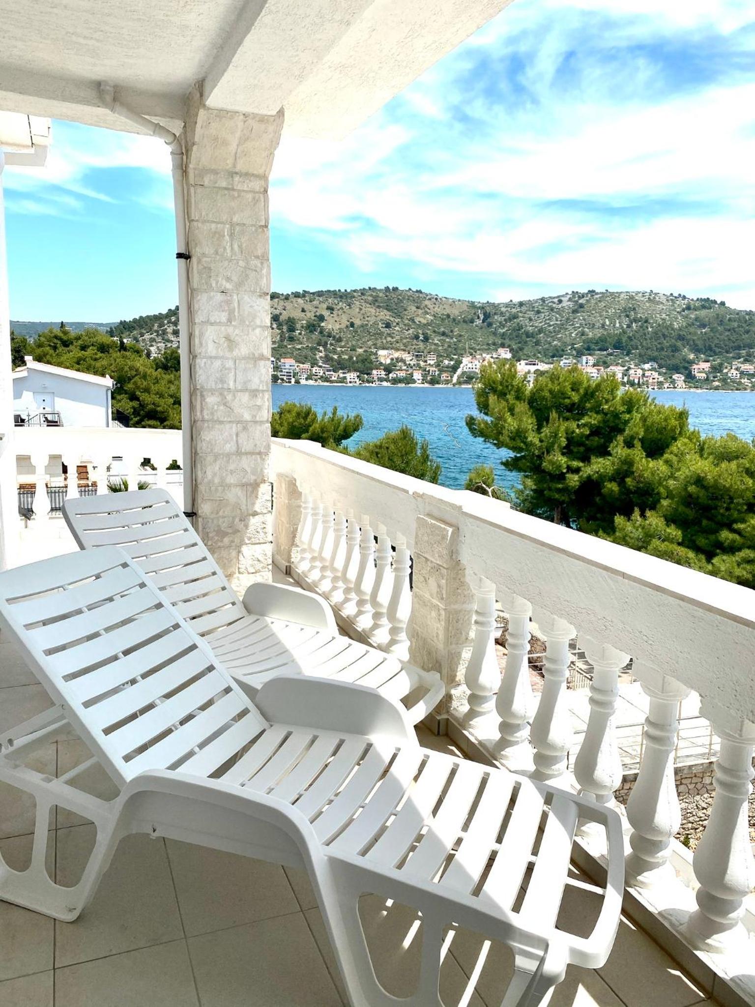 Deluxe Double Room with Balcony and Sea View - Photo 3