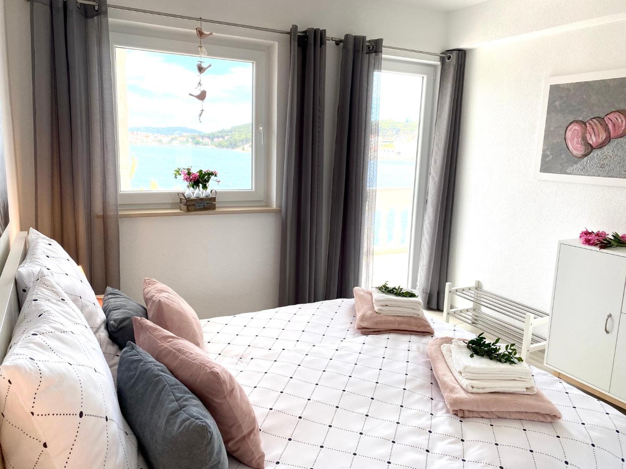 Deluxe Double Room with Balcony and Sea View - Photo 26