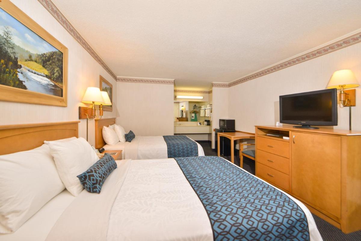 Deluxe Double Room with Two Double Beds - Non-Smoking photo 1
