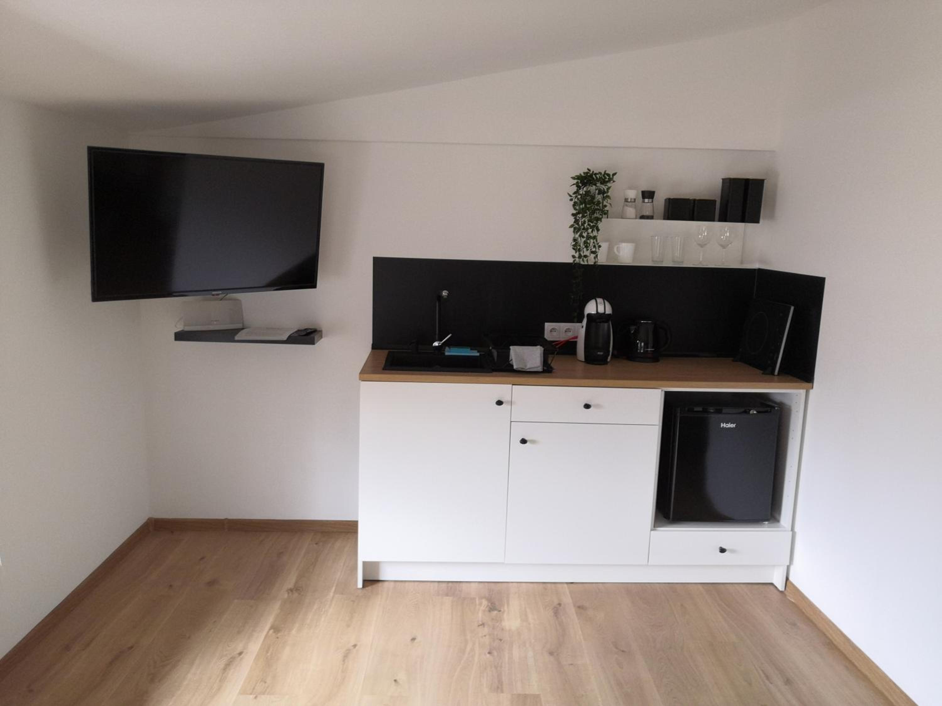 Double or Twin Room - Photo 4