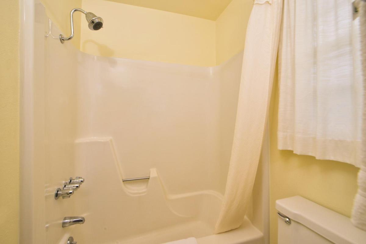 Queen Room photo 3