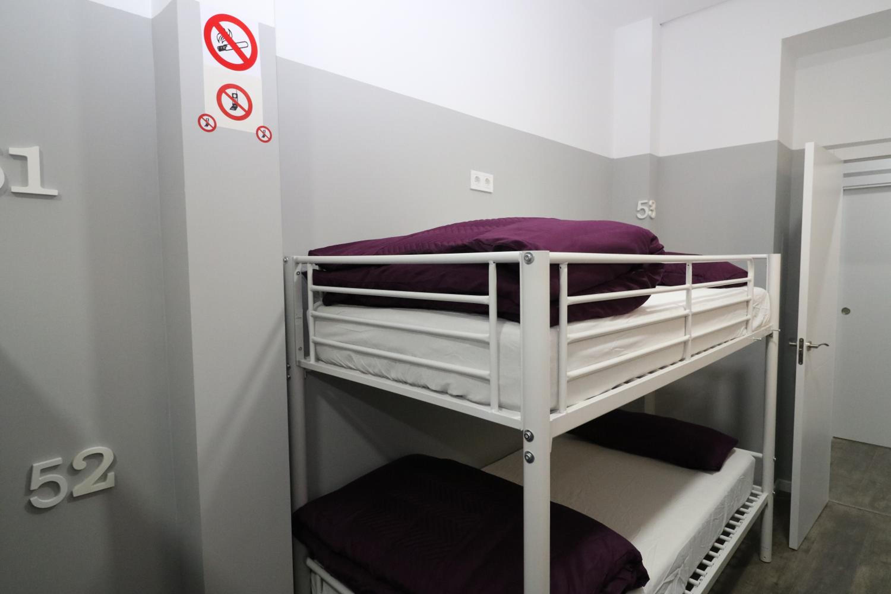 Litera en habitación compartida de mujeres