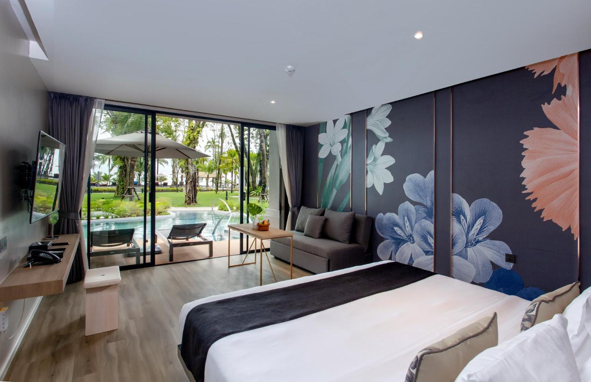 Grand Pool Access