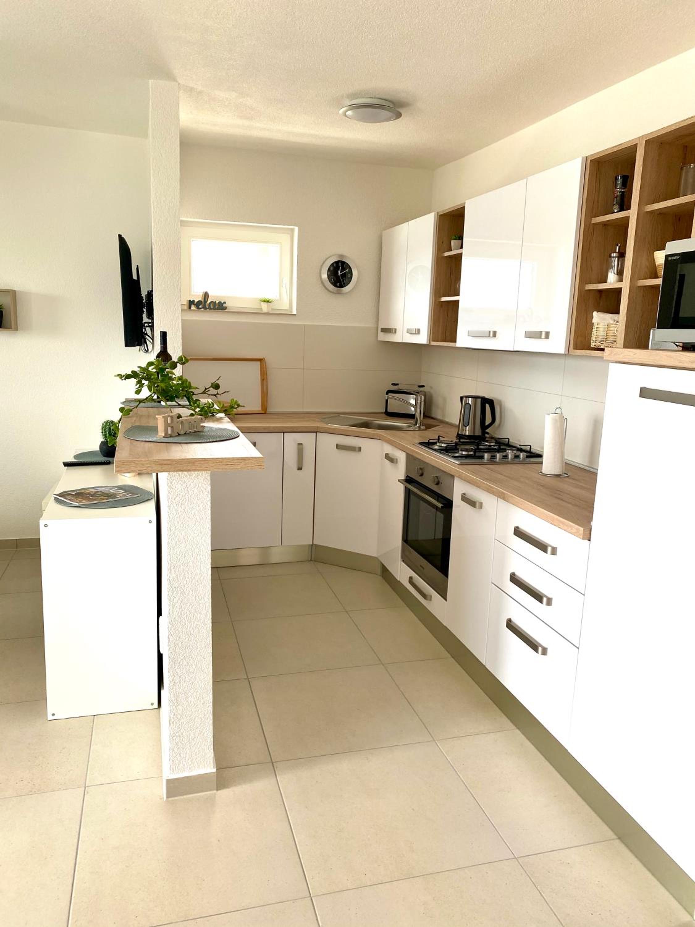 Apartment with Sea View - Photo 11