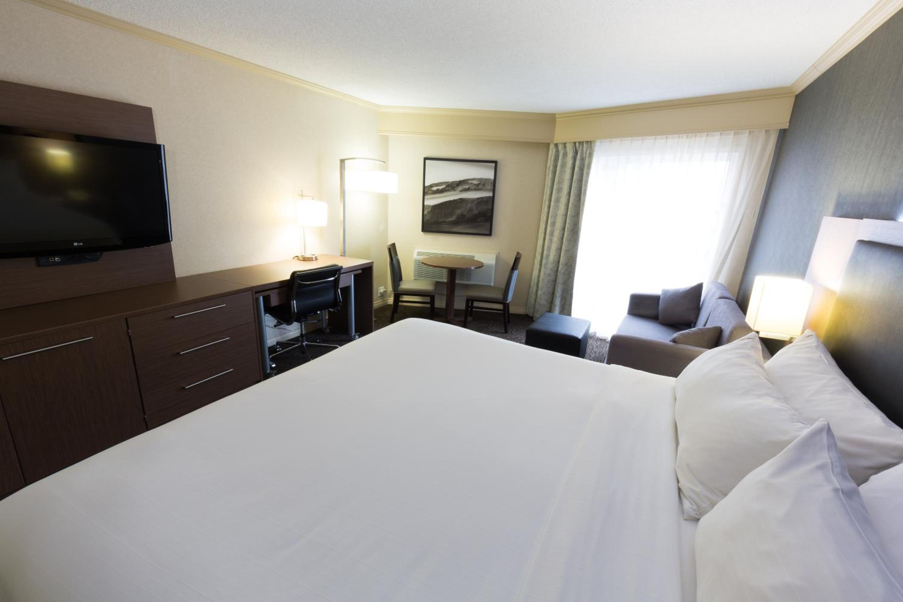 Executive King Room - Photo 3