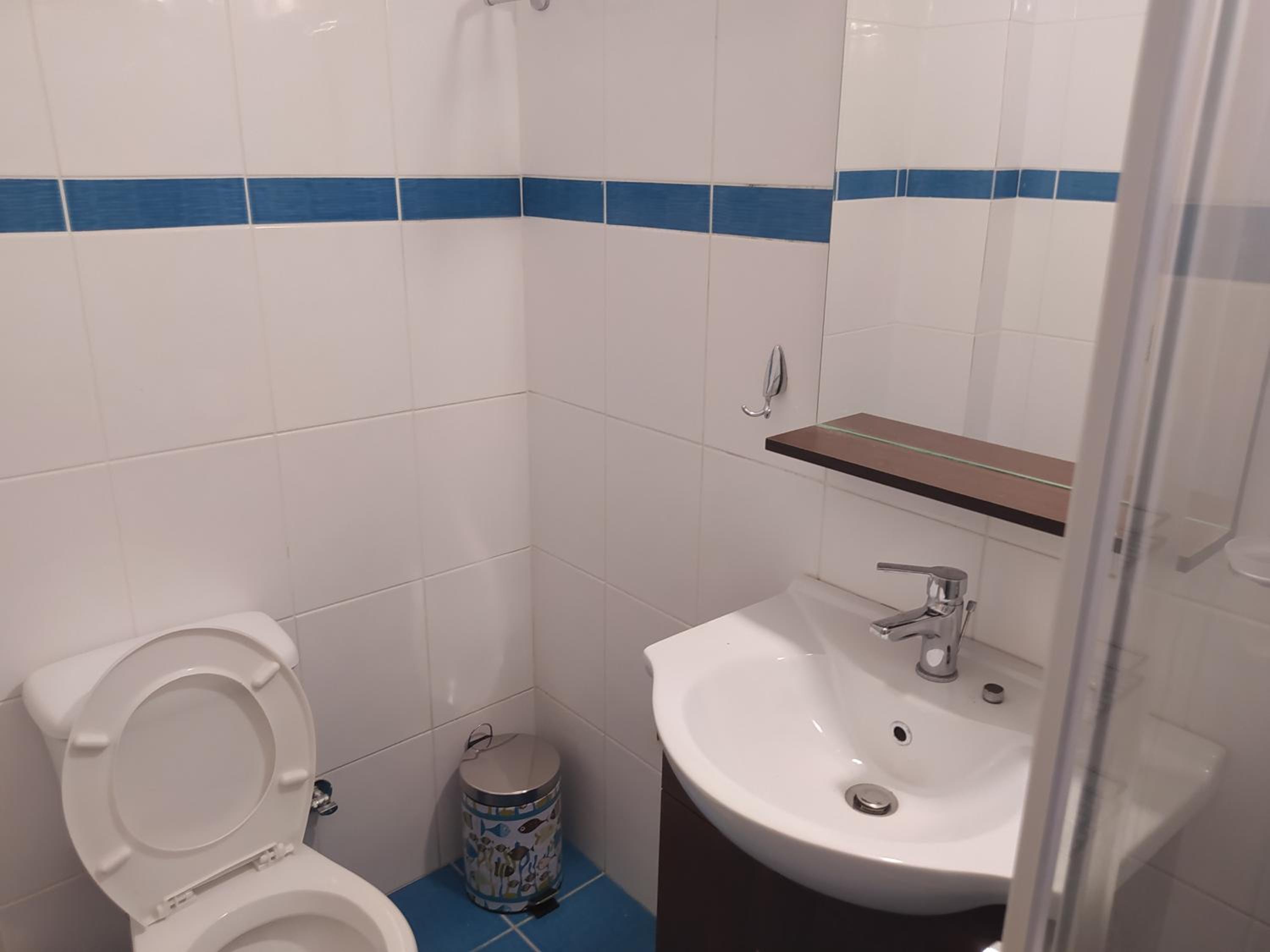 One-Bedroom Apartment - Photo 4