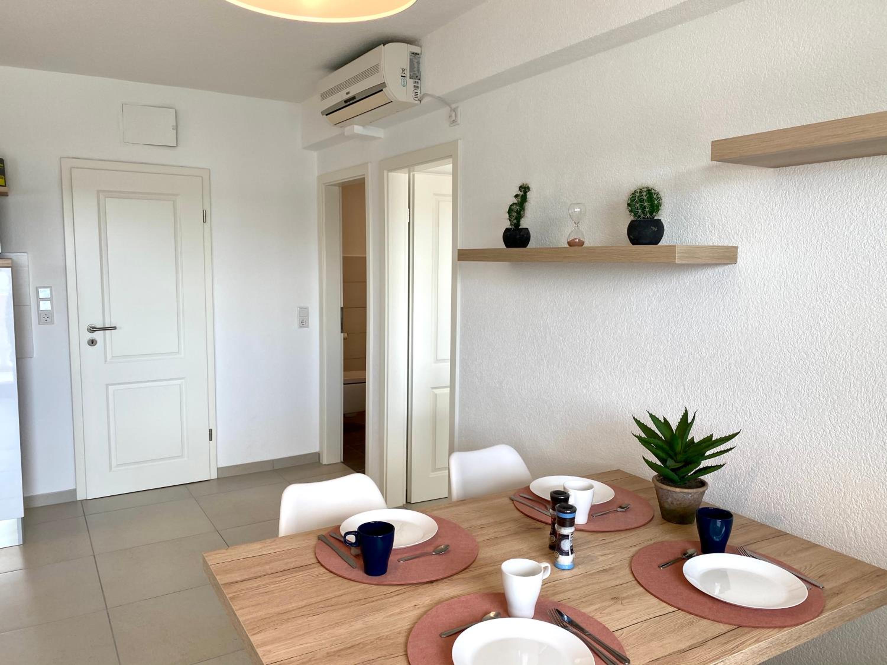 Deluxe Double Room with Balcony and Sea View - Photo 9