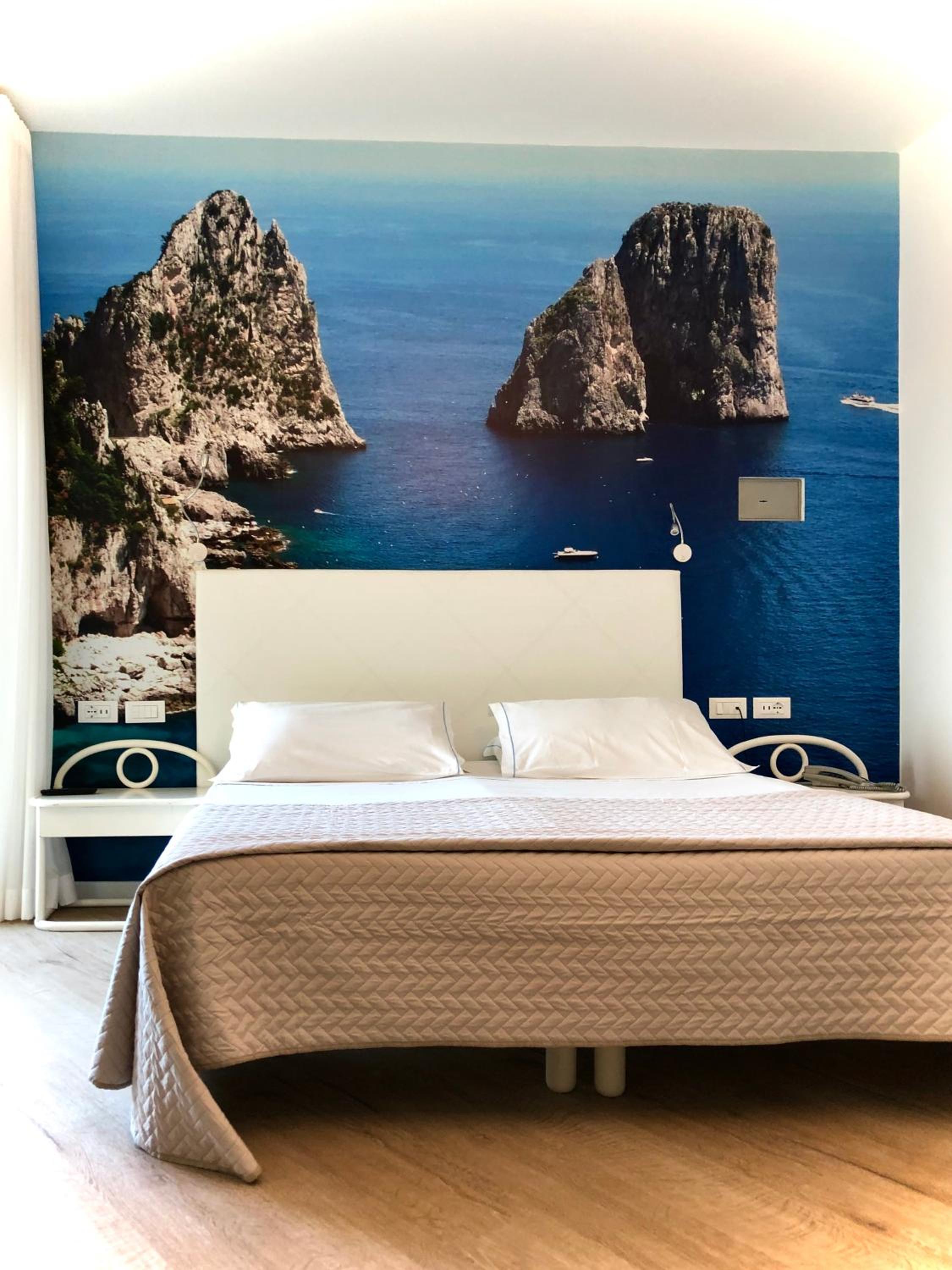 Standard Double Room - Photo 2