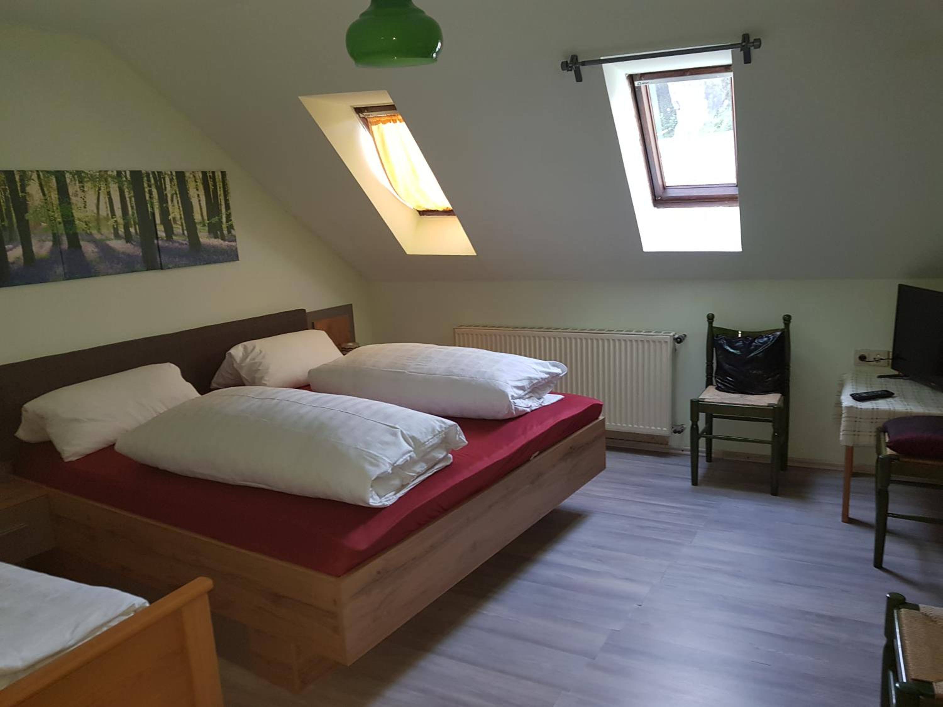 Large Double or Twin Room photo 2