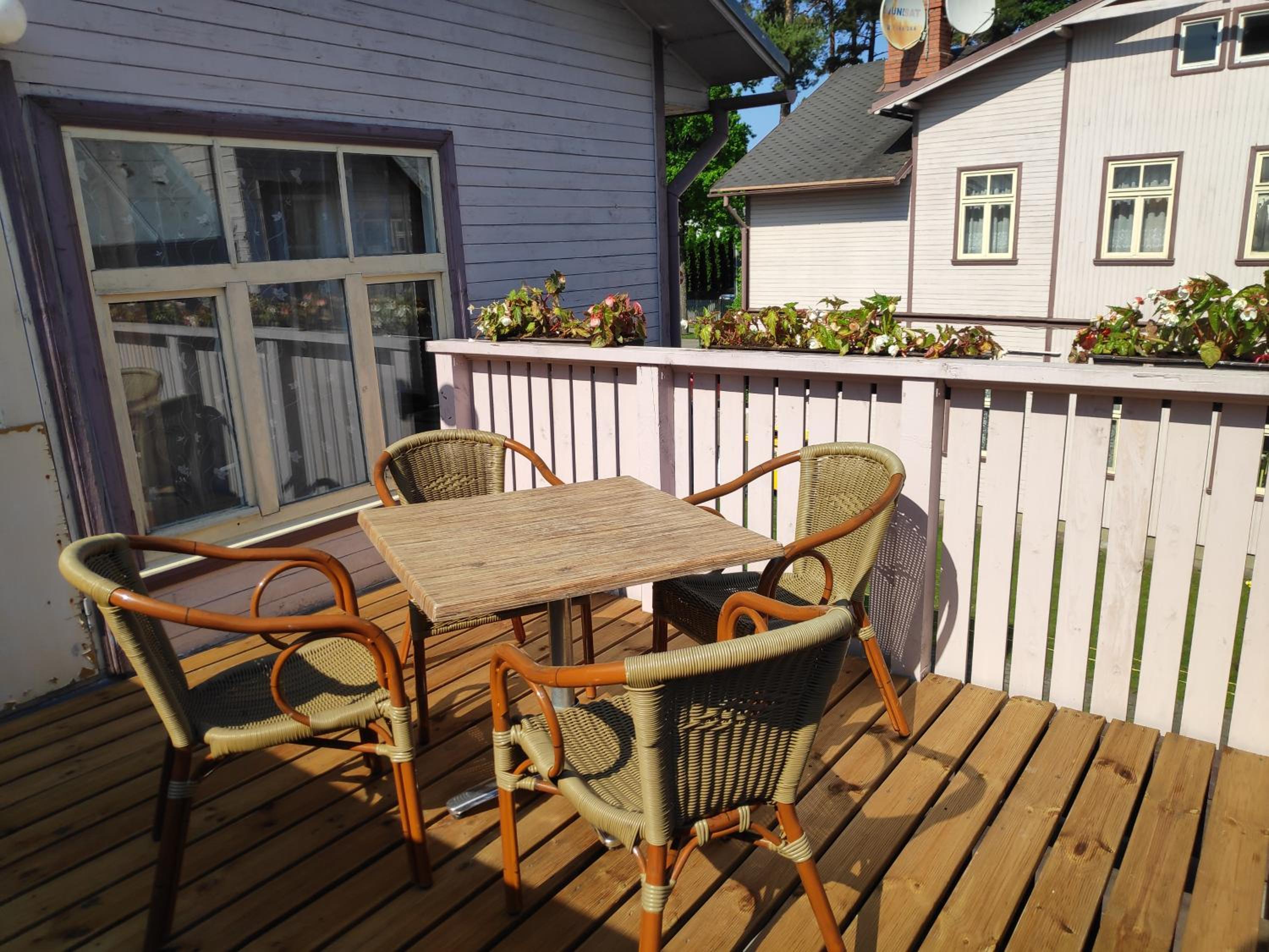 Quadruple Room with Balcony - Photo 4