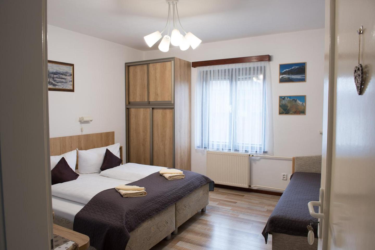 Quadruple Room with Private Bathroom photo 1