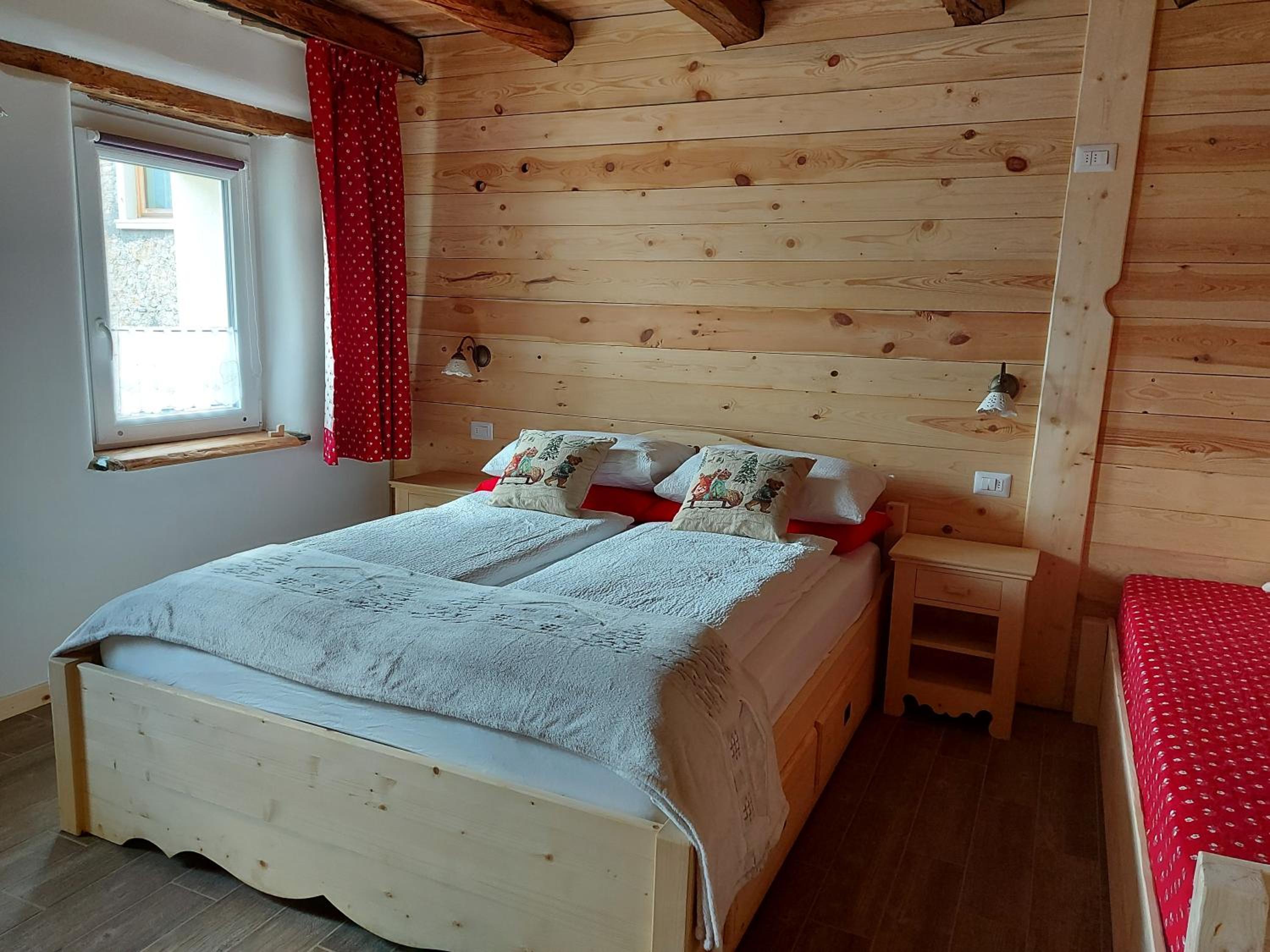 Double Room with Private Bathroom - Photo 1
