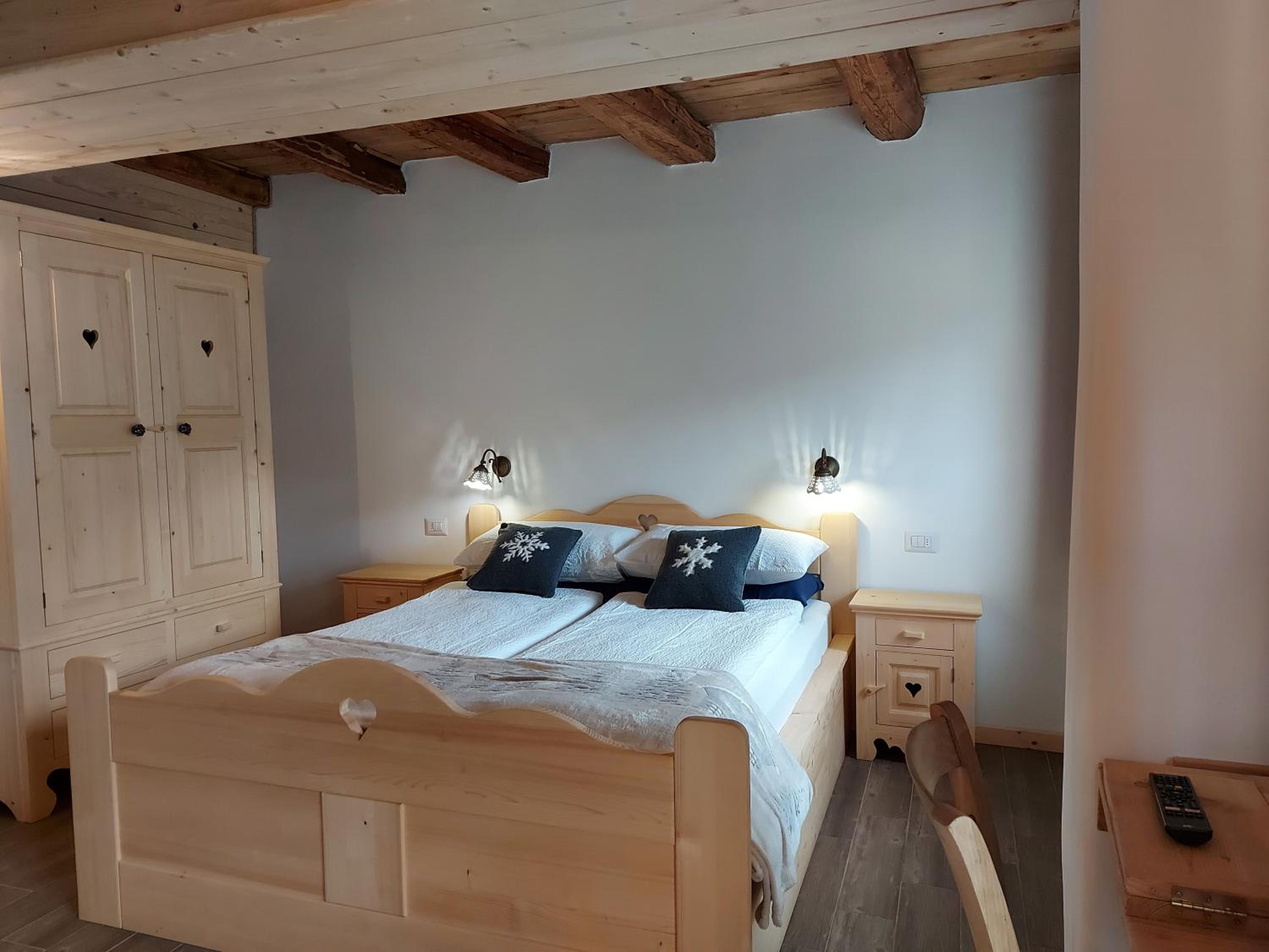 Double Room with Private Bathroom - Photo 15