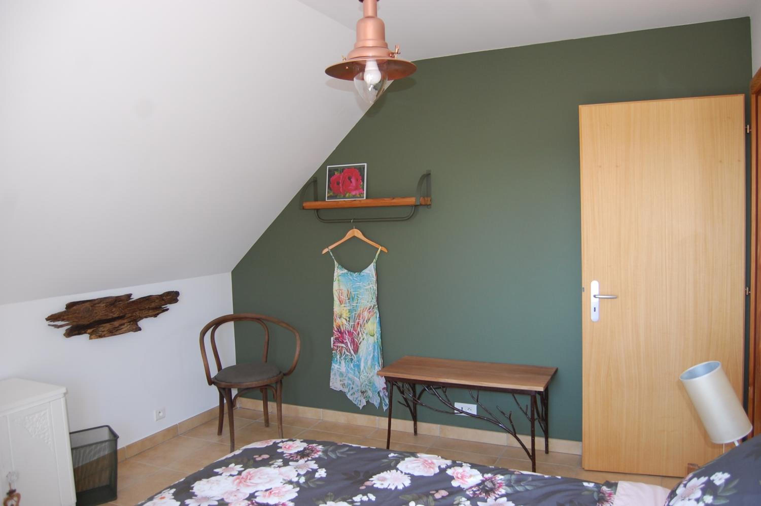 Double Room with Private Bathroom - Photo 42