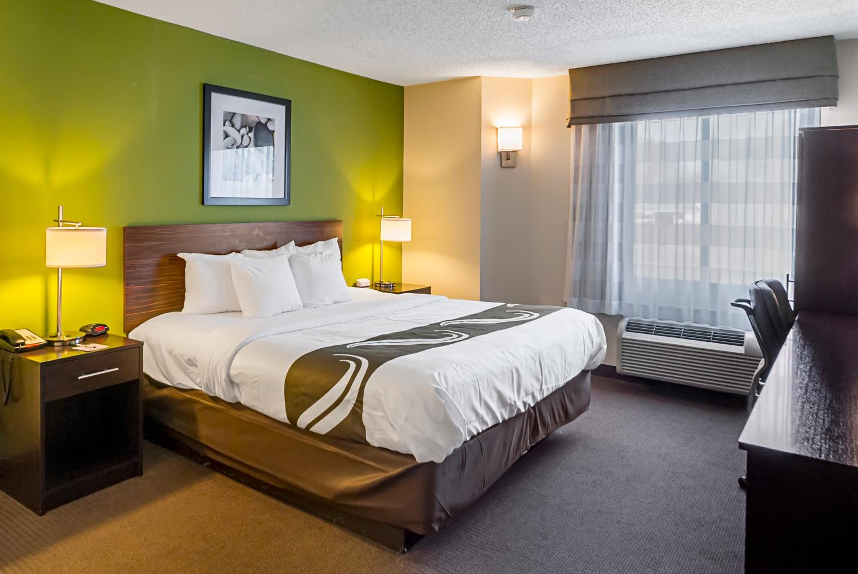 King Room with Whirlpool - Non-Smoking - Photo 3