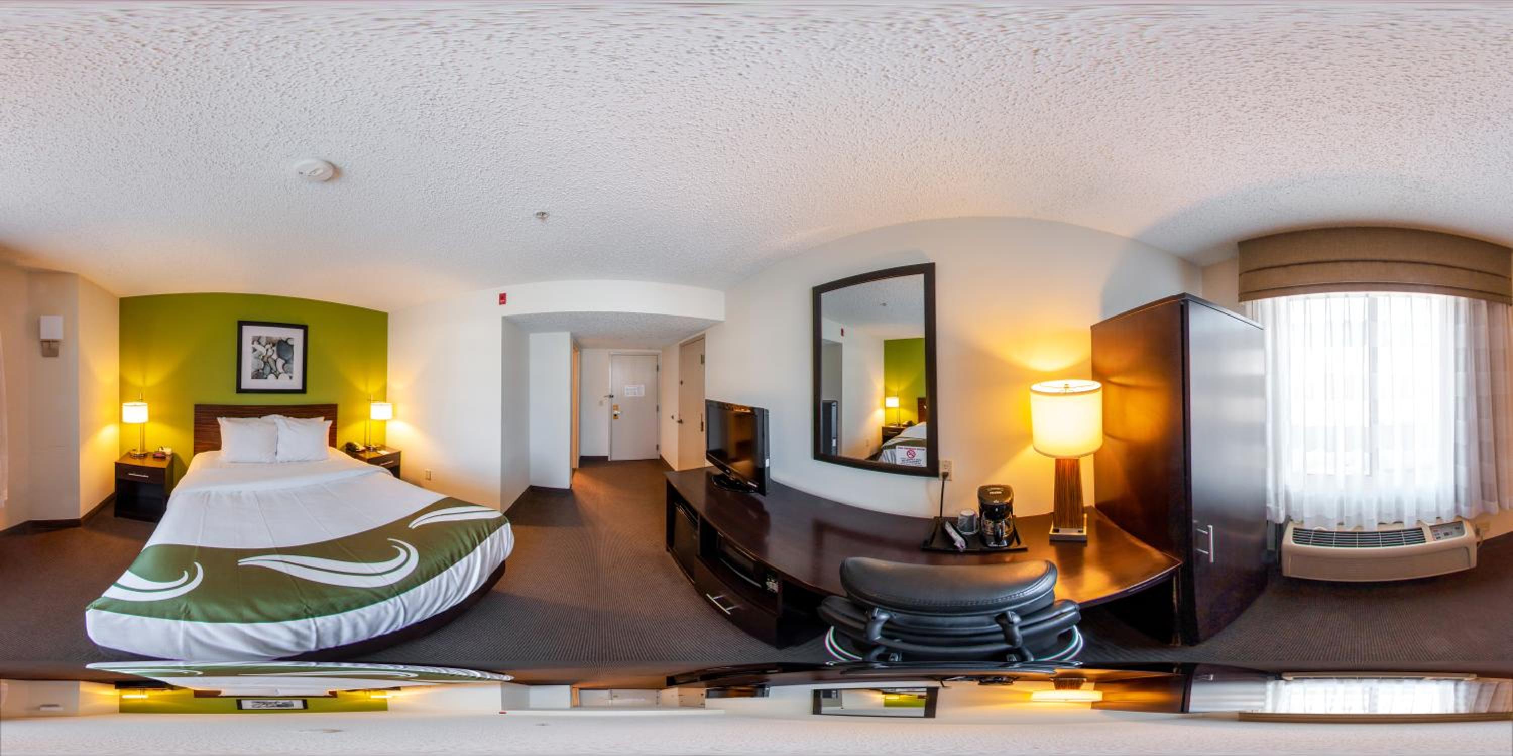Efficiency Queen Suite with Whirlpool - Non-Smoking - Photo 2