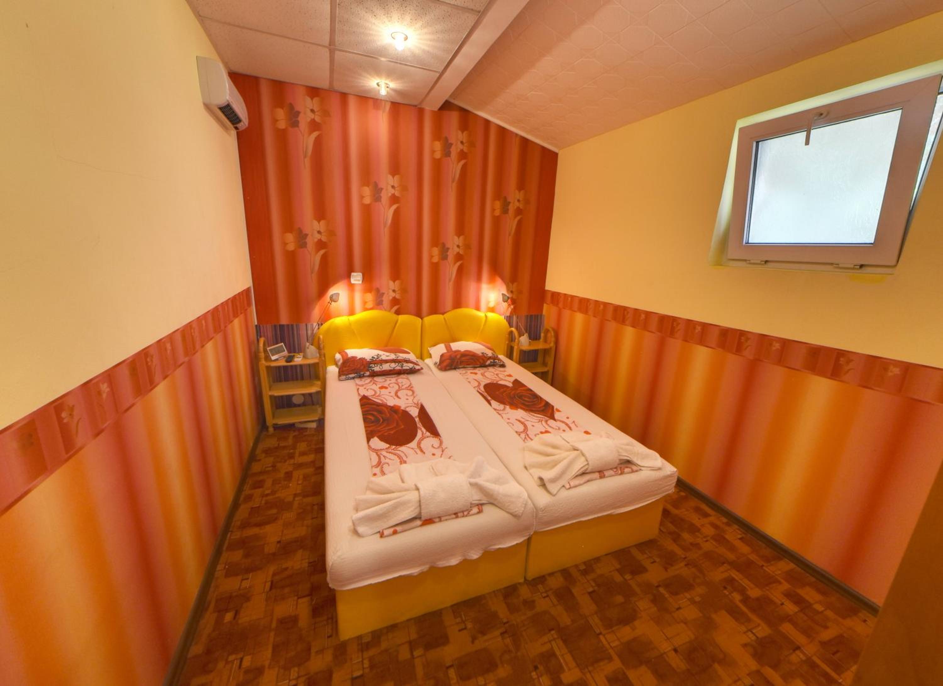 One-Bedroom Apartment (3 Adults) photo 1