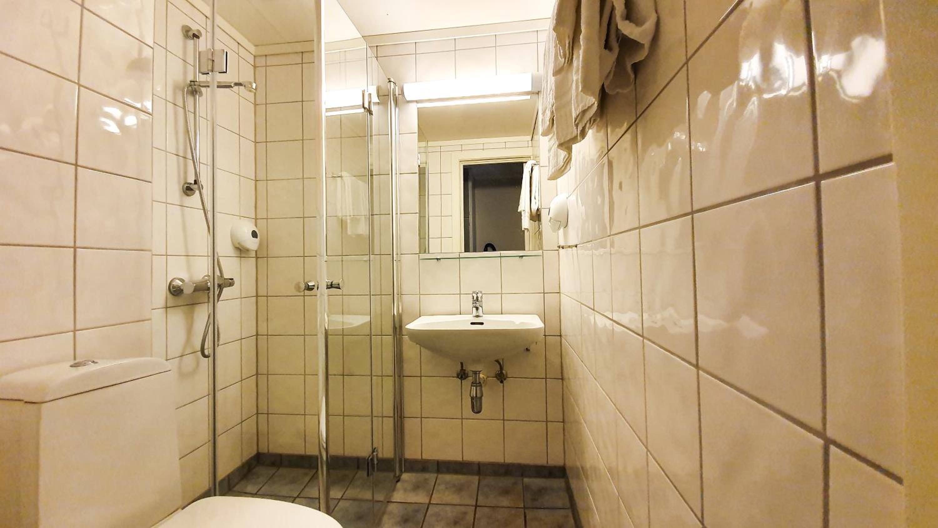 Budget Double or Twin Room - Photo 4