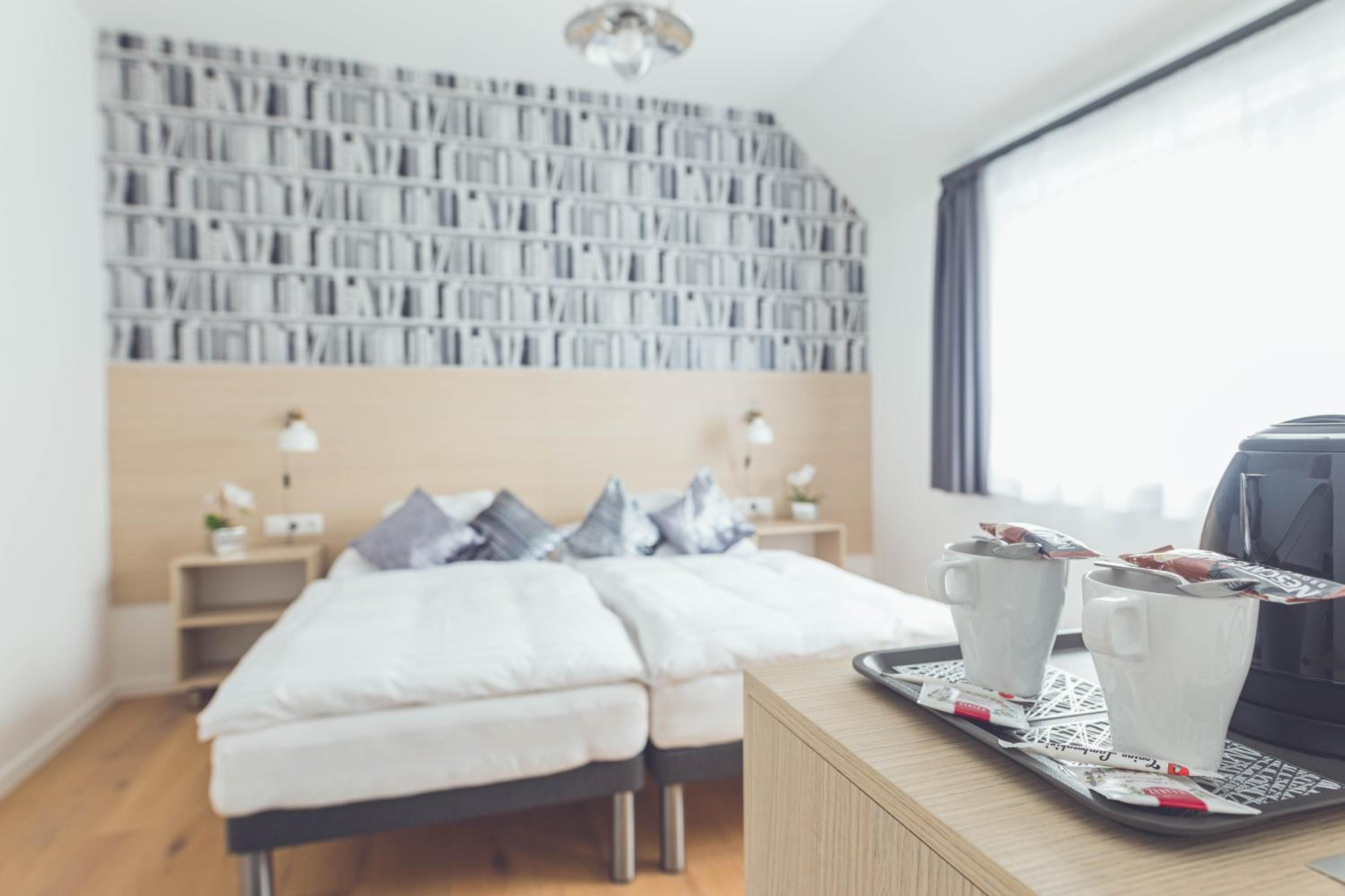 Standard Twin Room - Photo 6