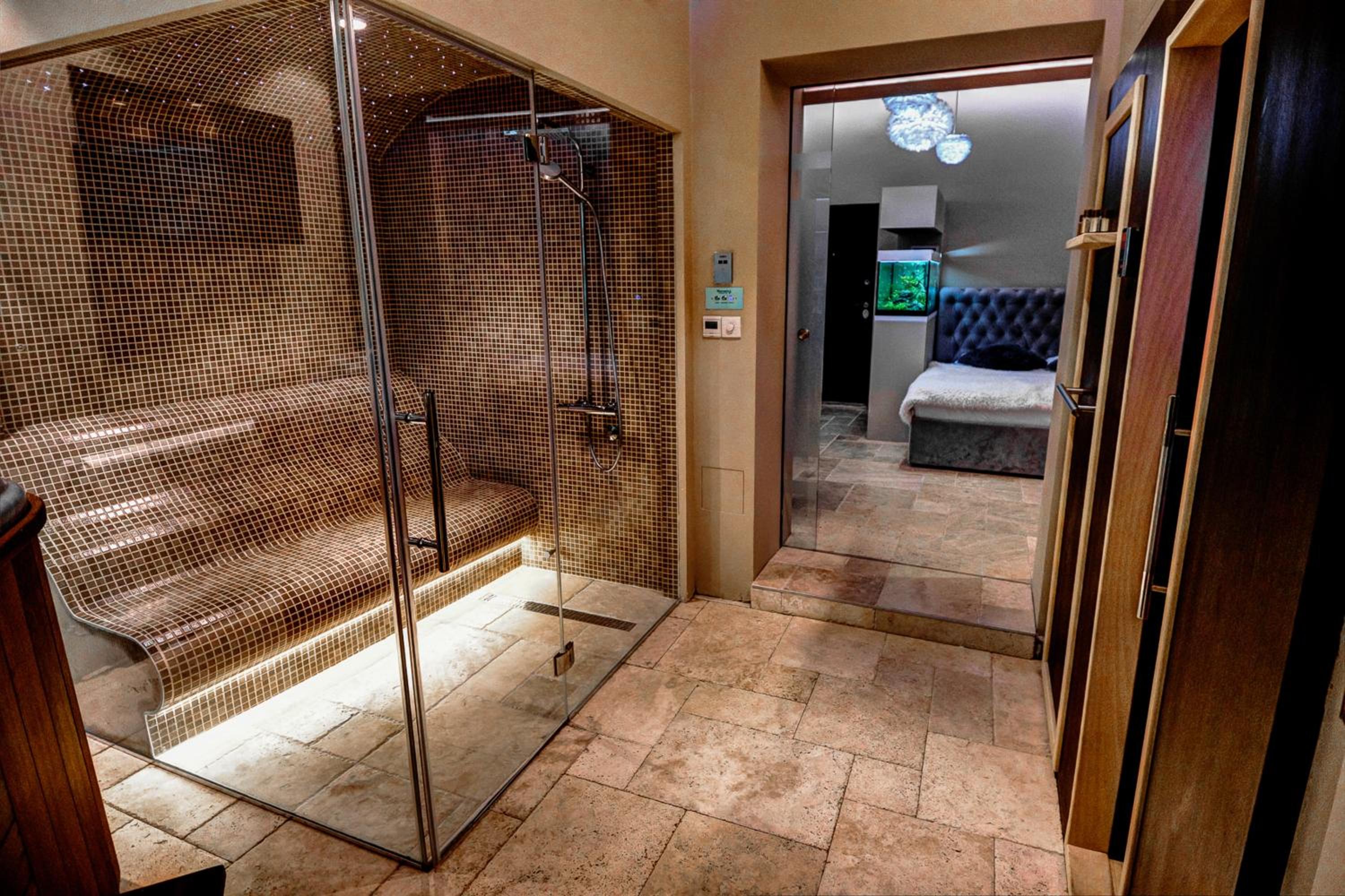 Deluxe Double Room with Spa Bath and Sauna - Photo 7