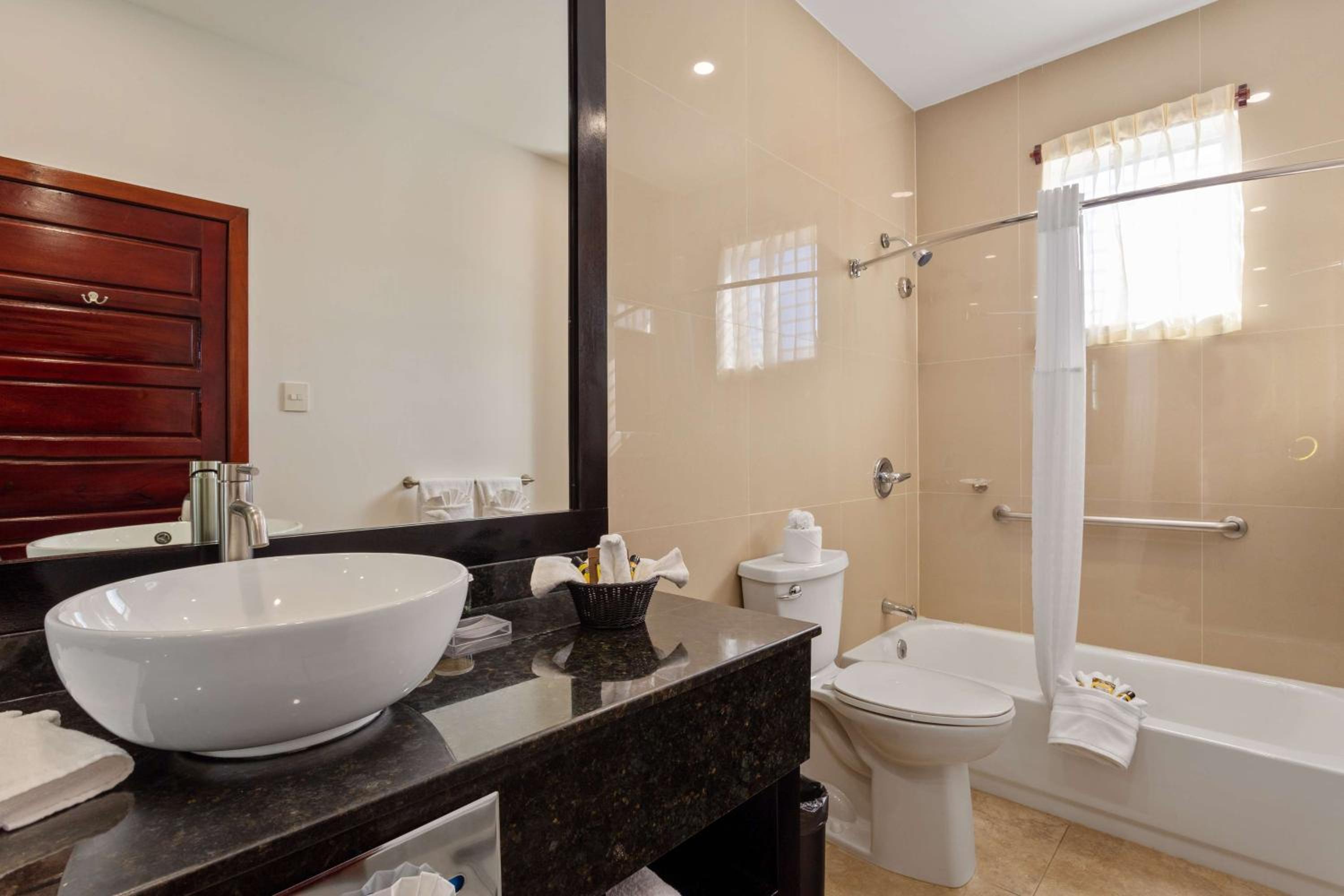 Premium King Room - Non Smoking - Photo 5
