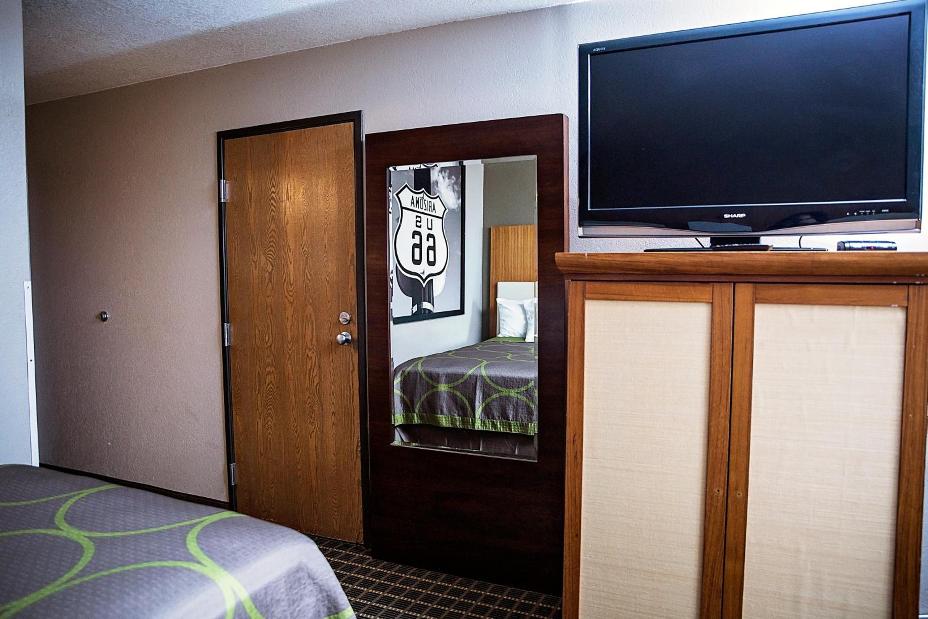 Deluxe Double Room with Two Double Beds - Non-Smoking - Photo 3