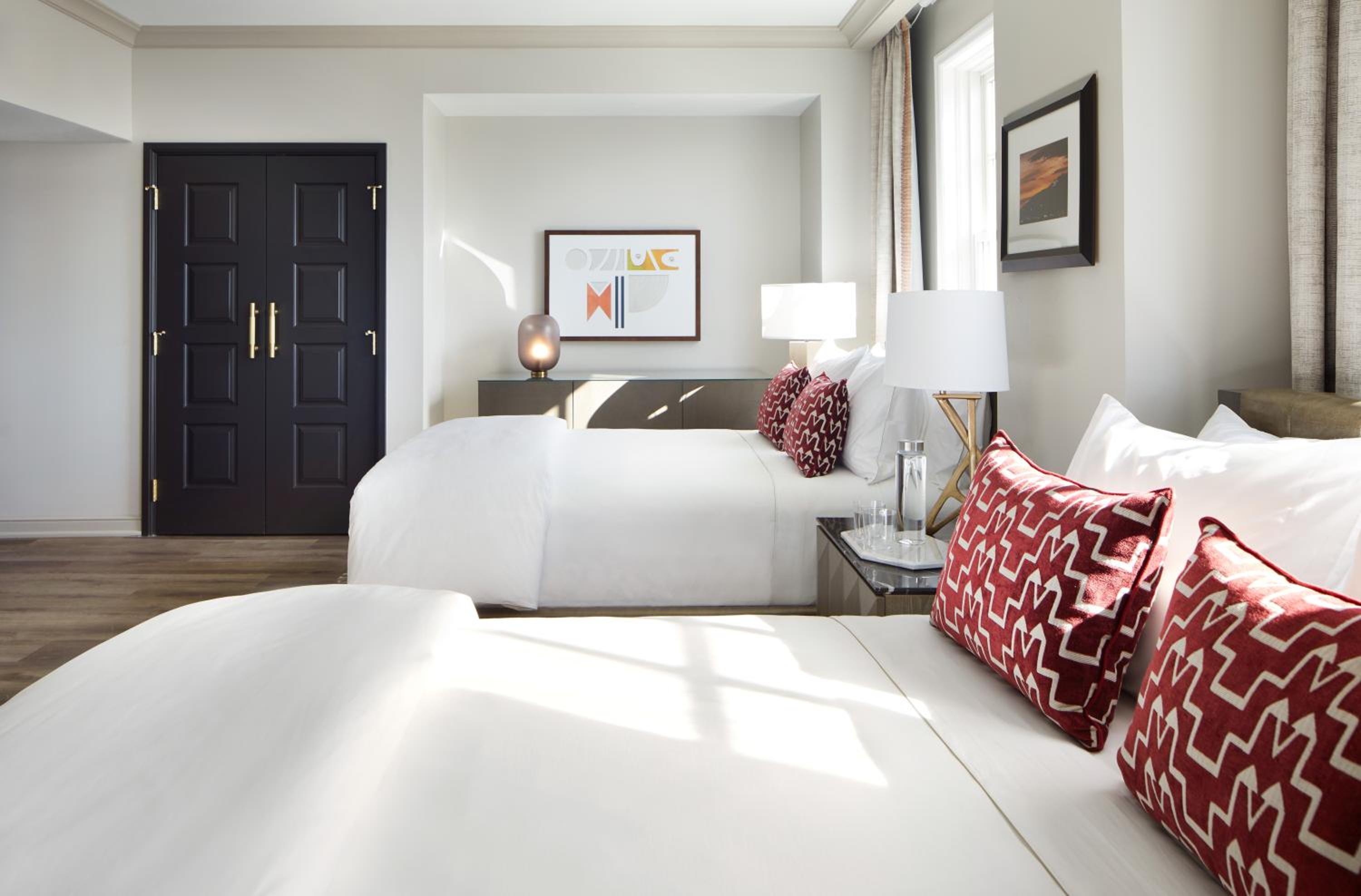 Deluxe Queen Room with Two Queen Beds - Photo 4