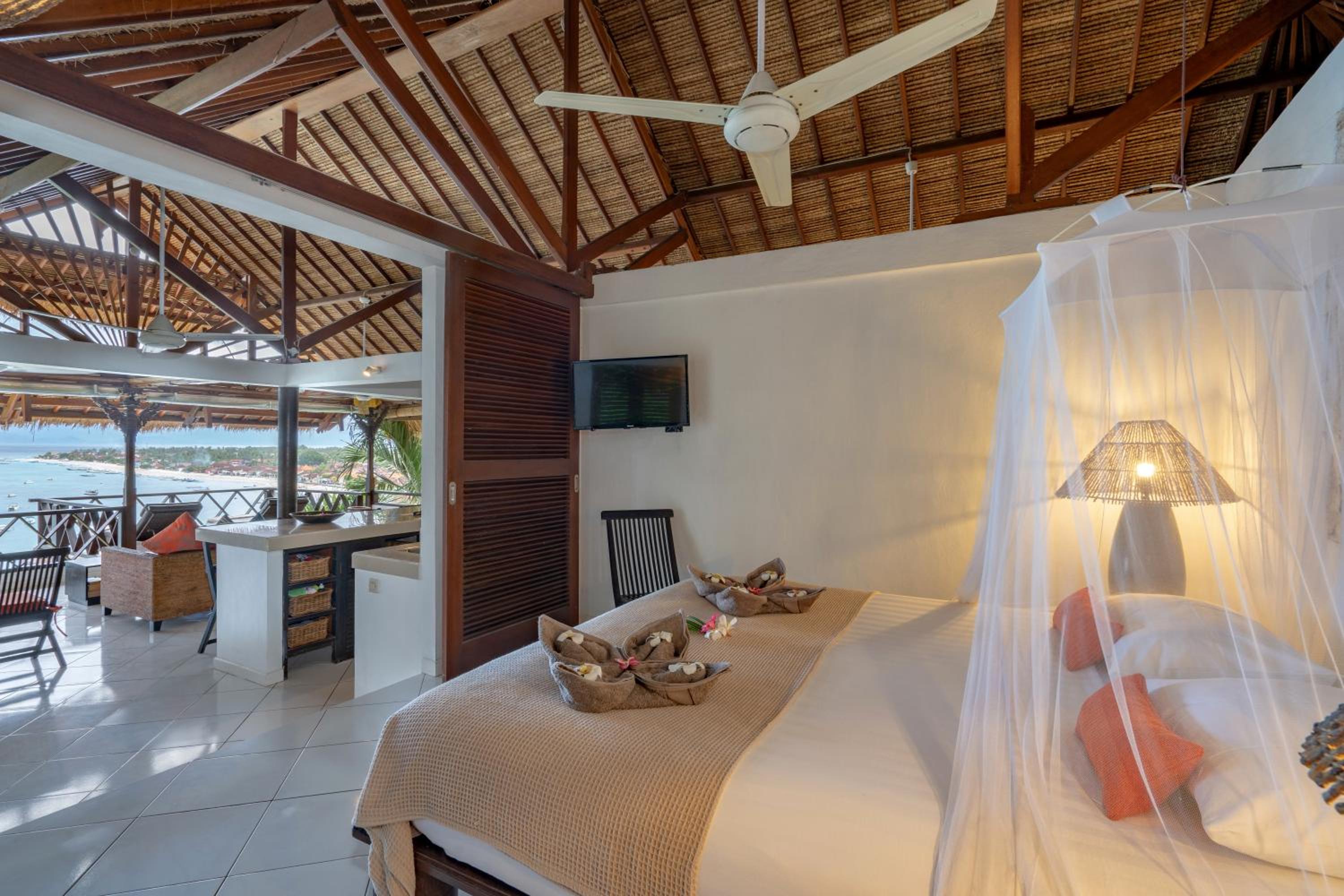 Double or Twin Room with Sea View photo 3