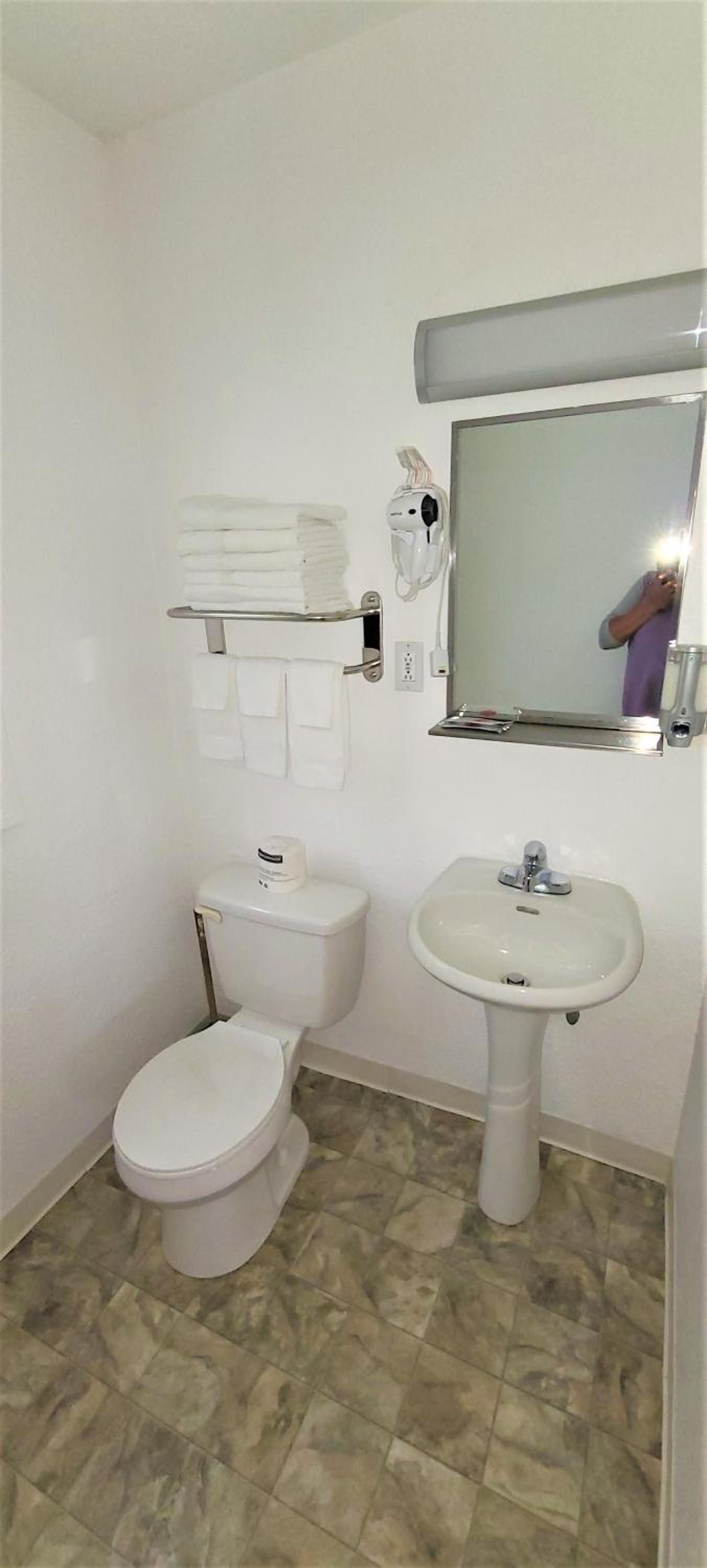 Two-Bedroom Suite - Photo 7