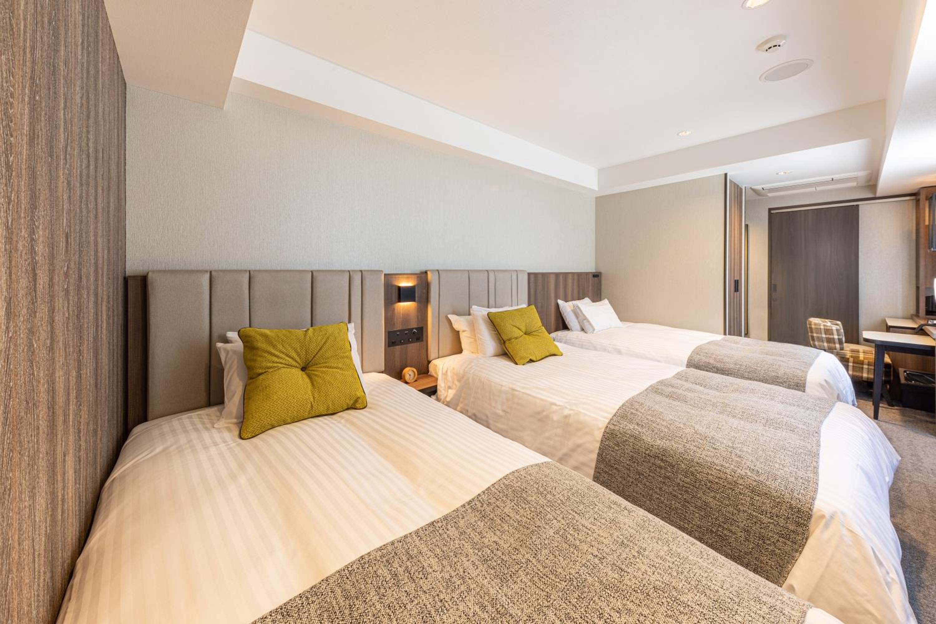 Superior Twin Room with Extra Bed - Non-Smoking