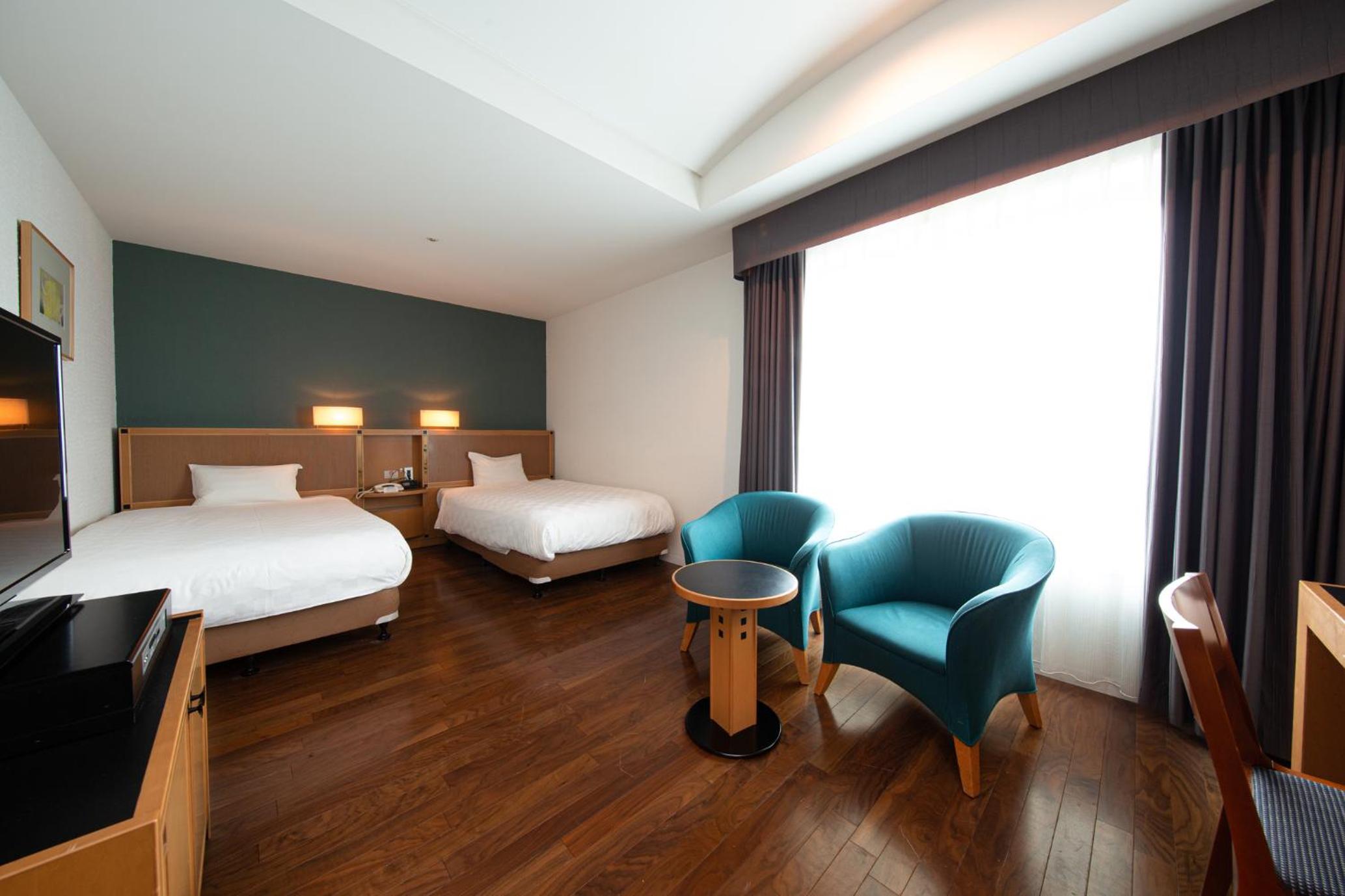 Twin Room with Extra Bed - Smoking
