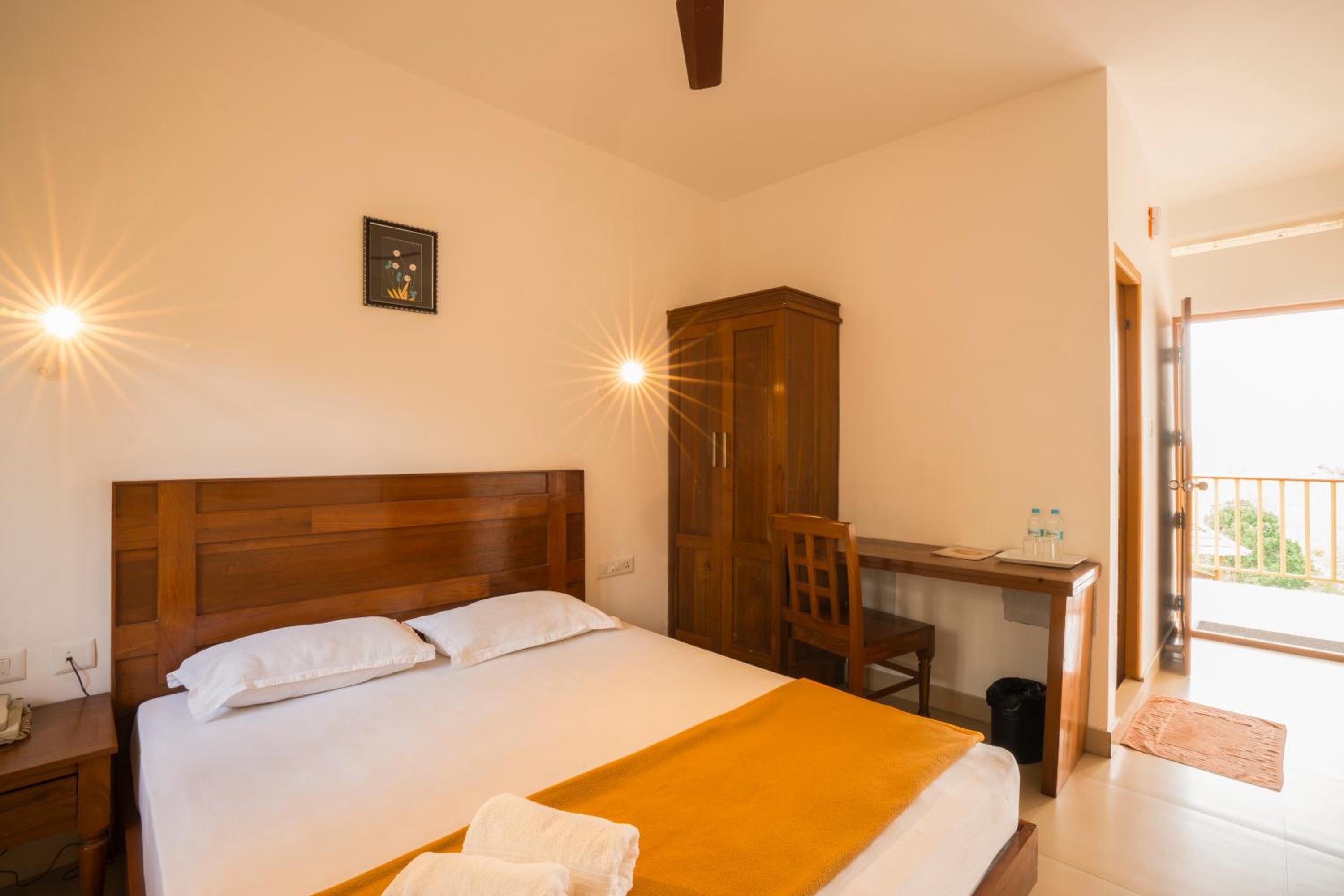 Budget Double Room photo 3