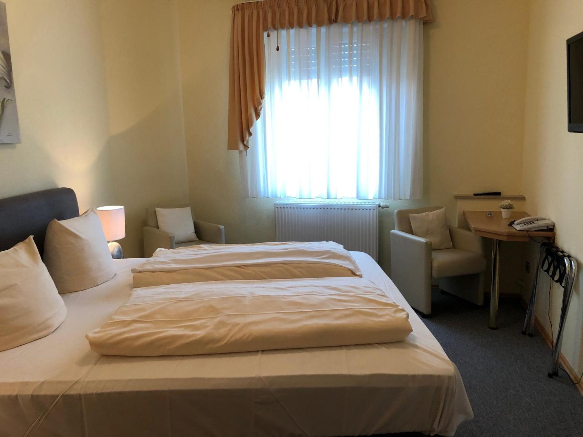 Family Room (2 Adults + 2 Children)