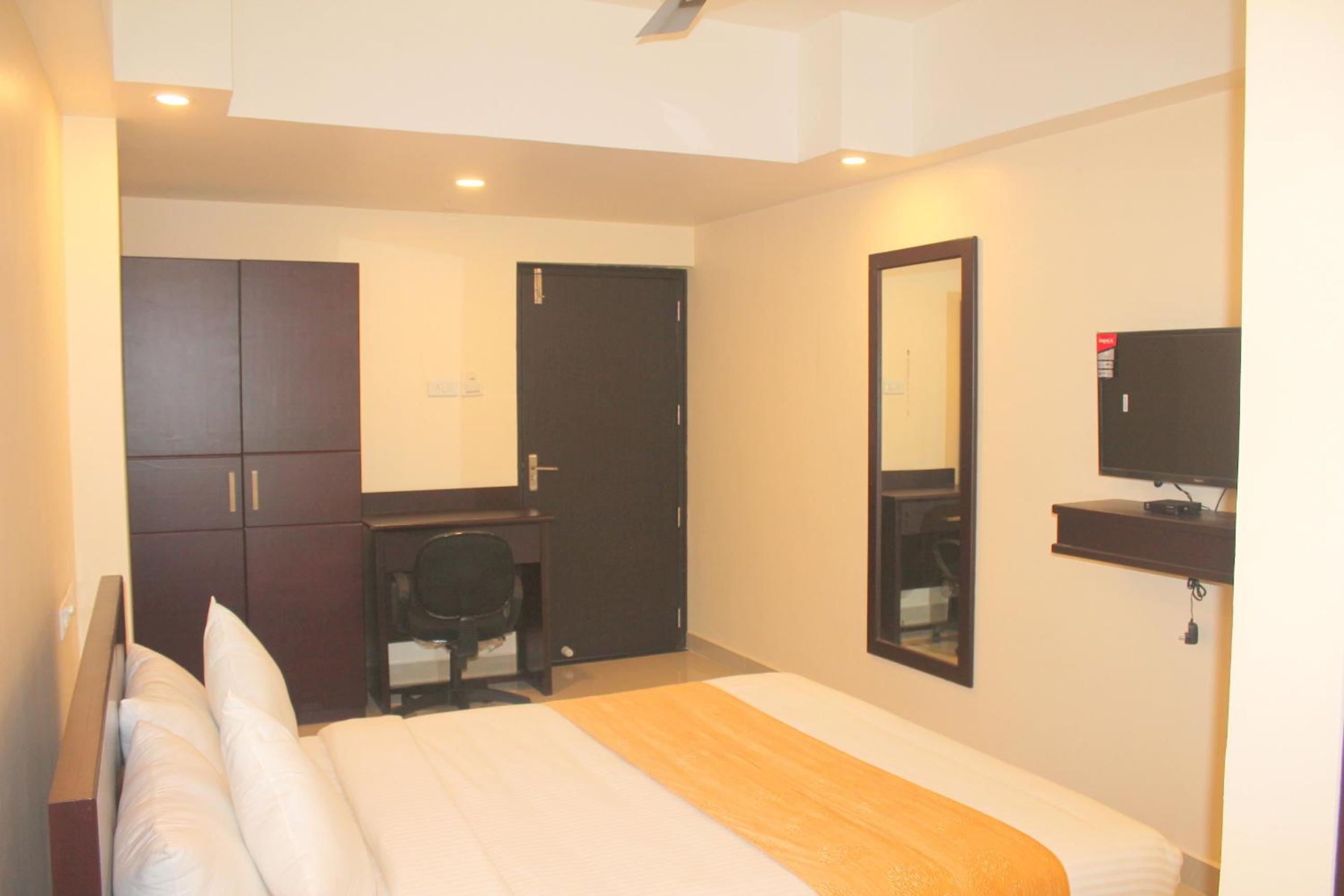 Deluxe Double Room - Photo 8