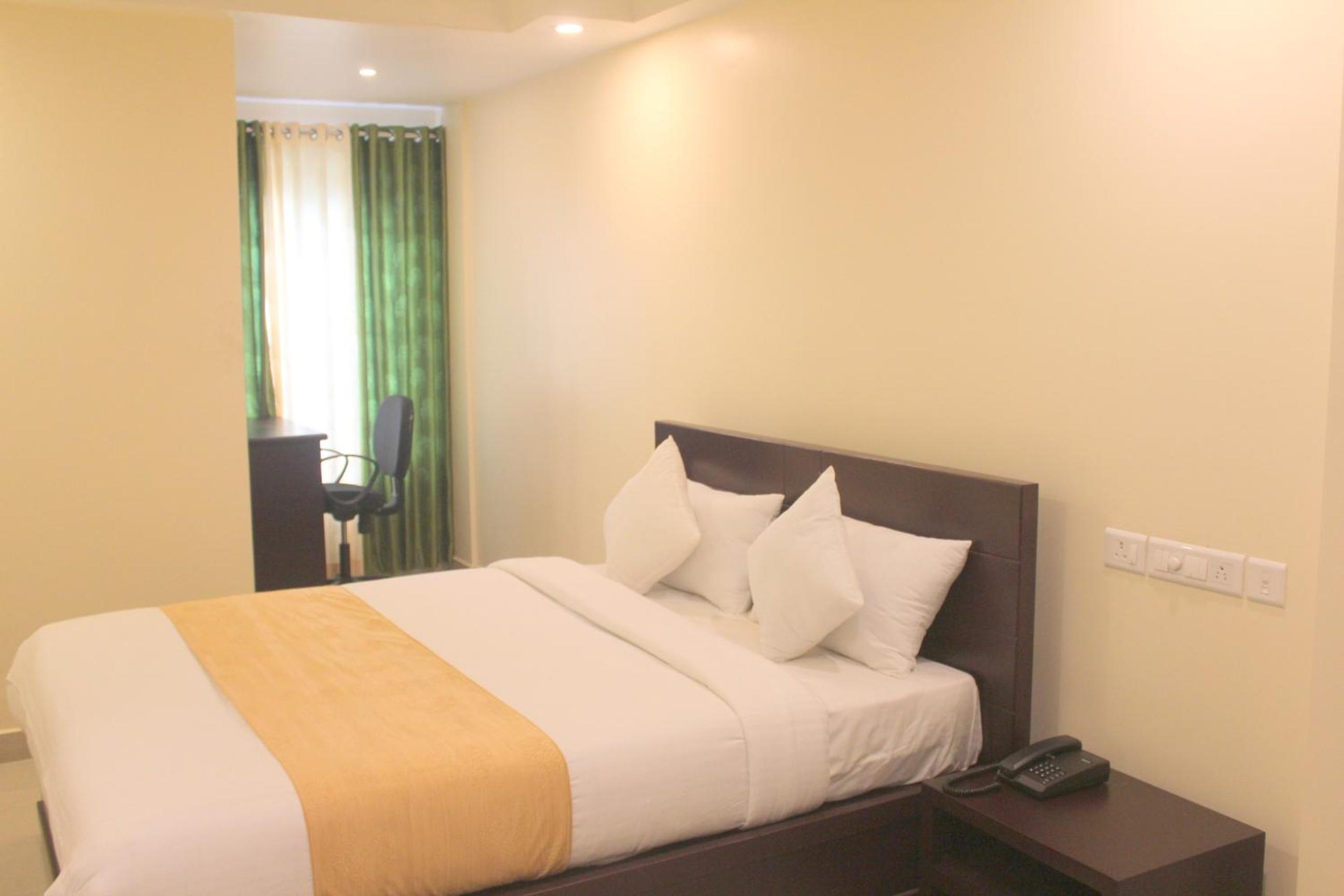 Deluxe Double Room - Photo 7