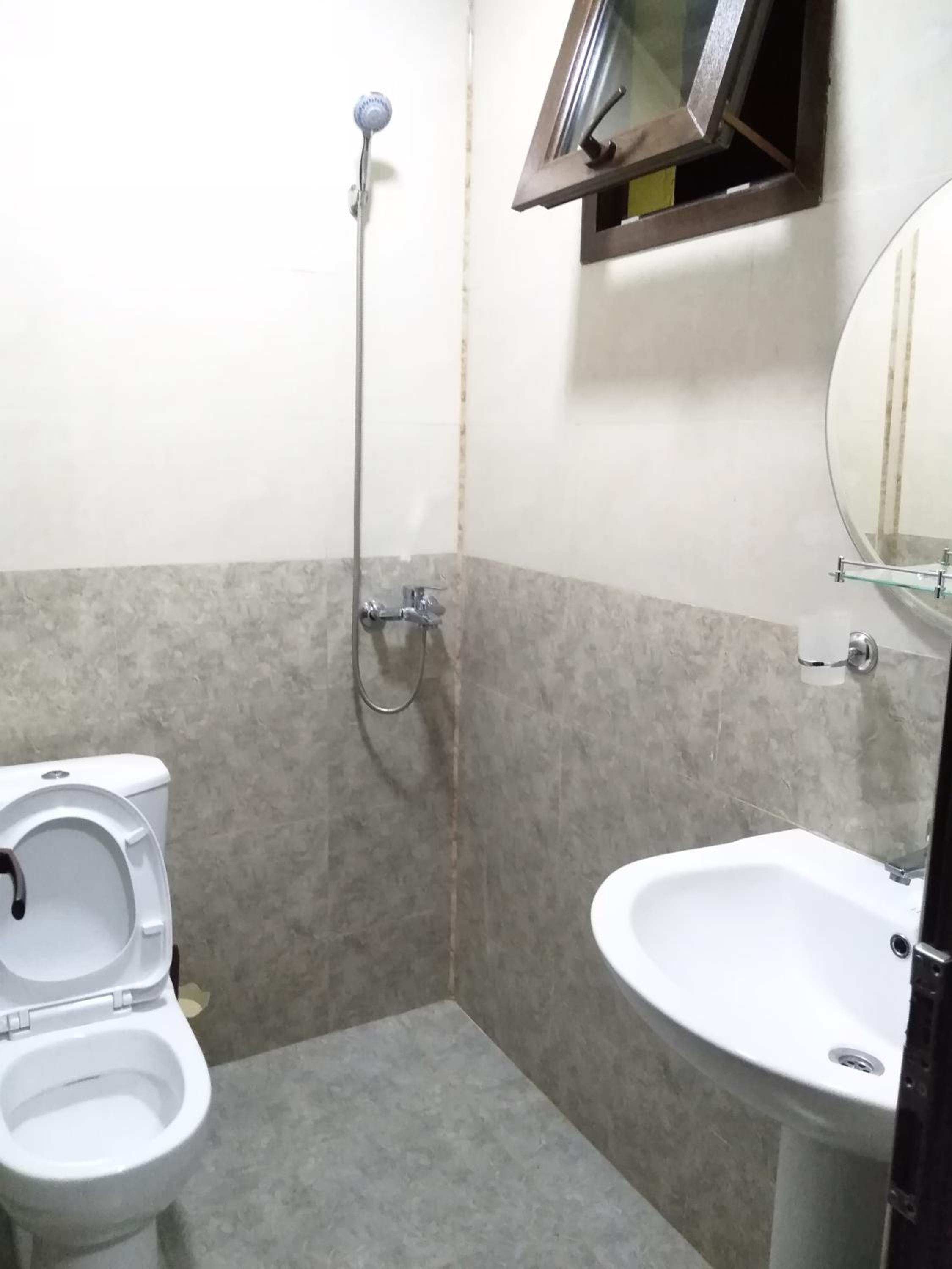 Twin Room with Shared Bathroom photo 3