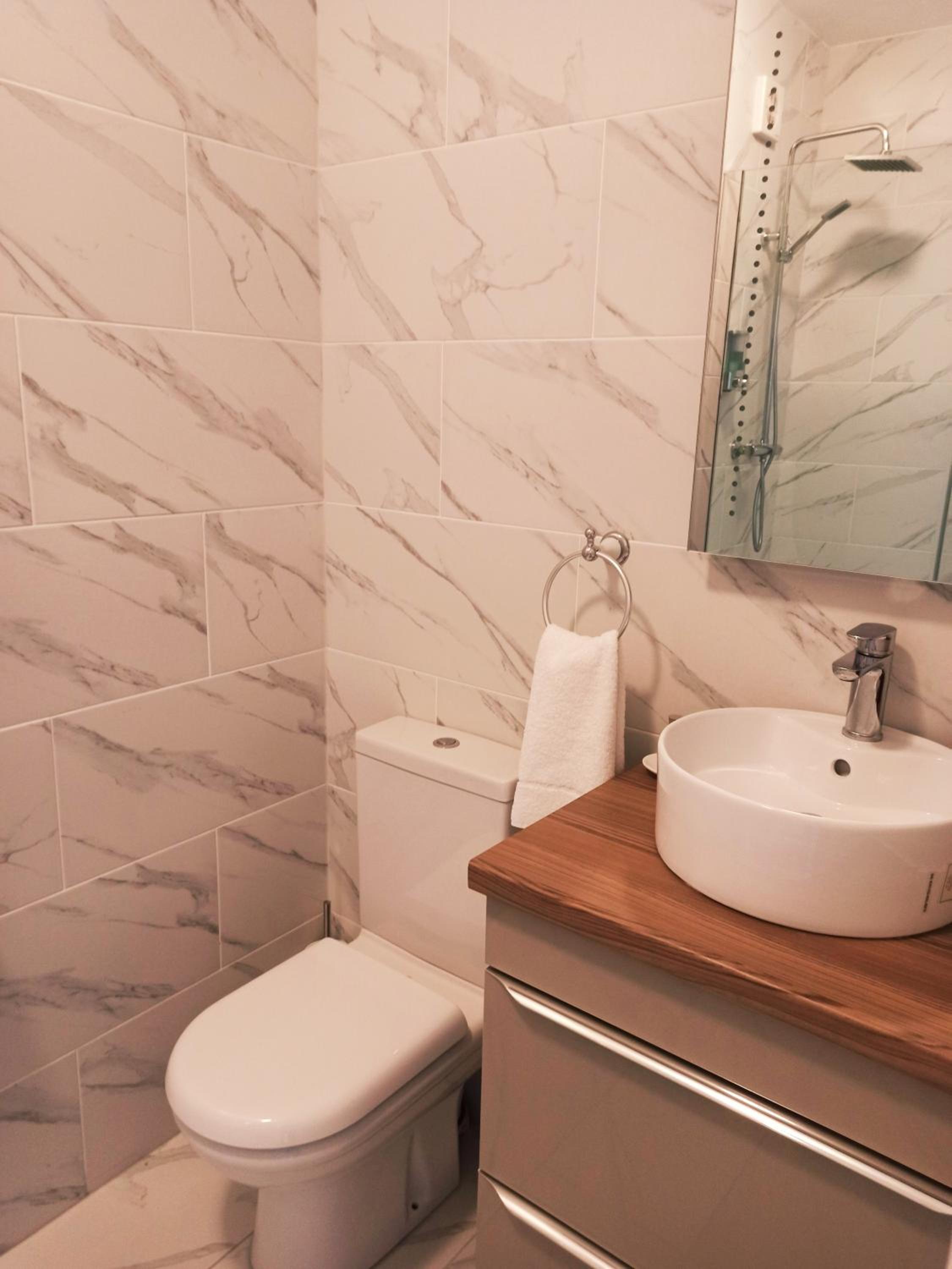 Double Room With Private Bathroom photo 2