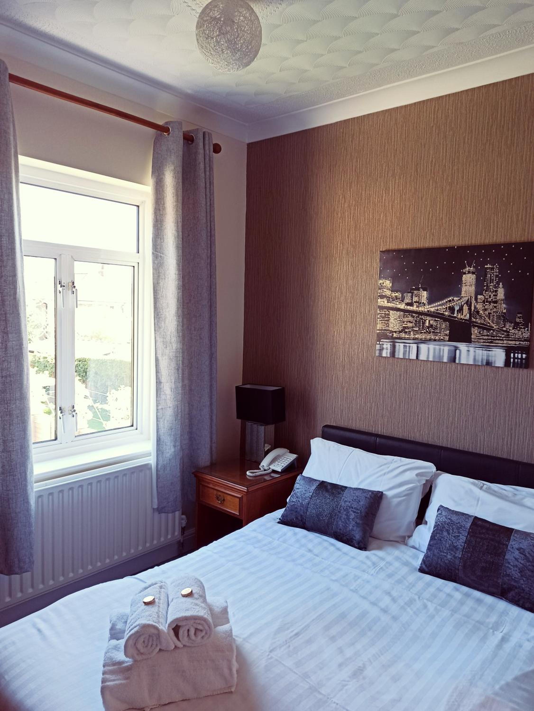 Double Room With Private Bathroom photo 3