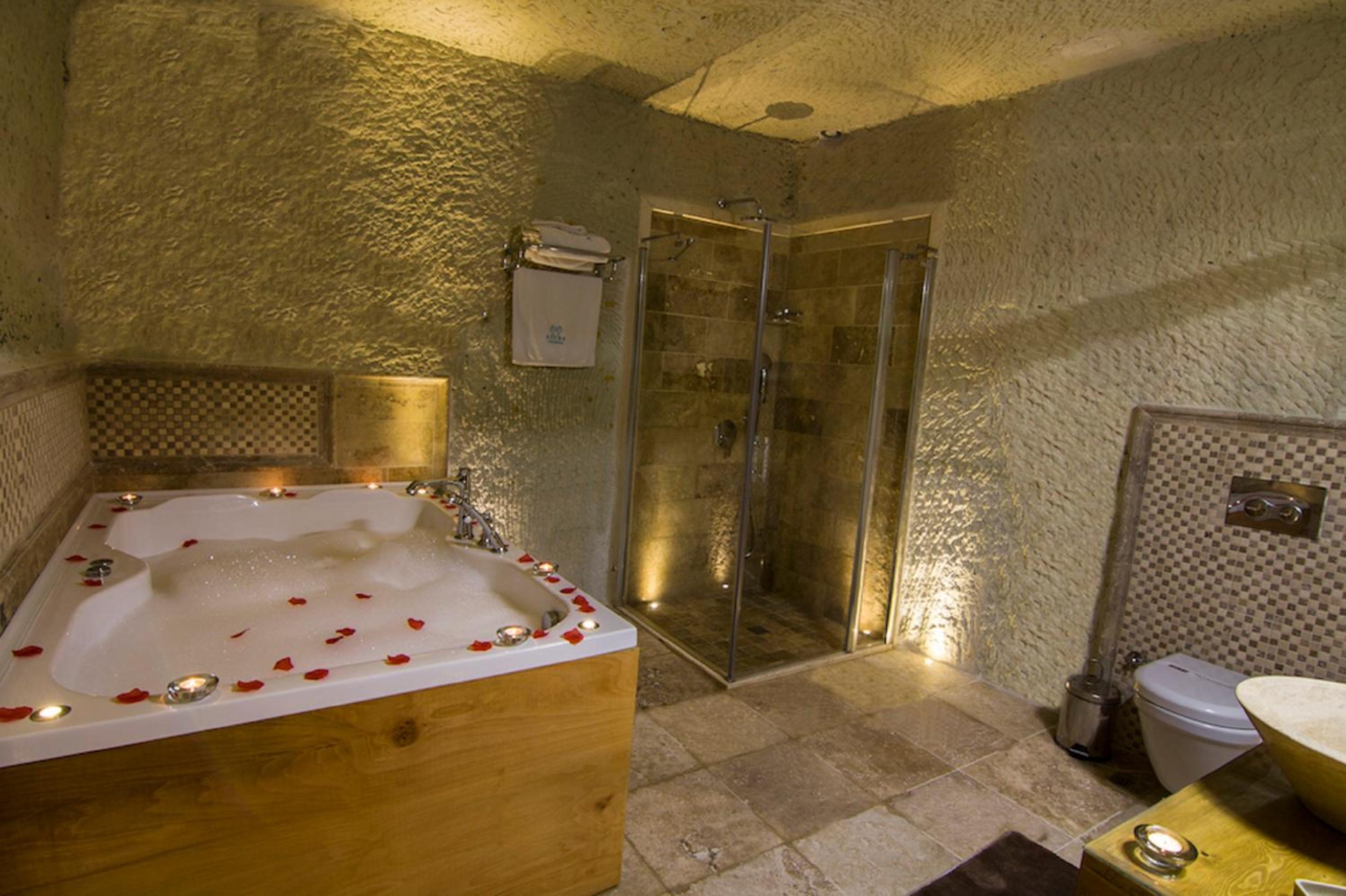 Double Room with Spa Bath - Photo 6