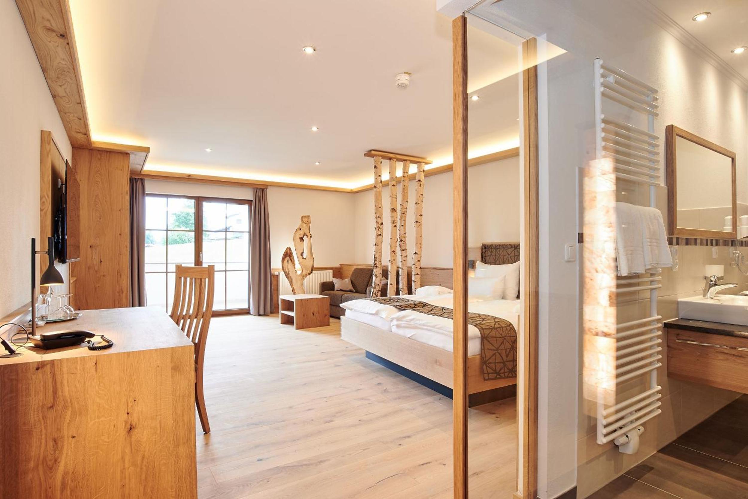 Deluxe Double Room with Balcony photo 1