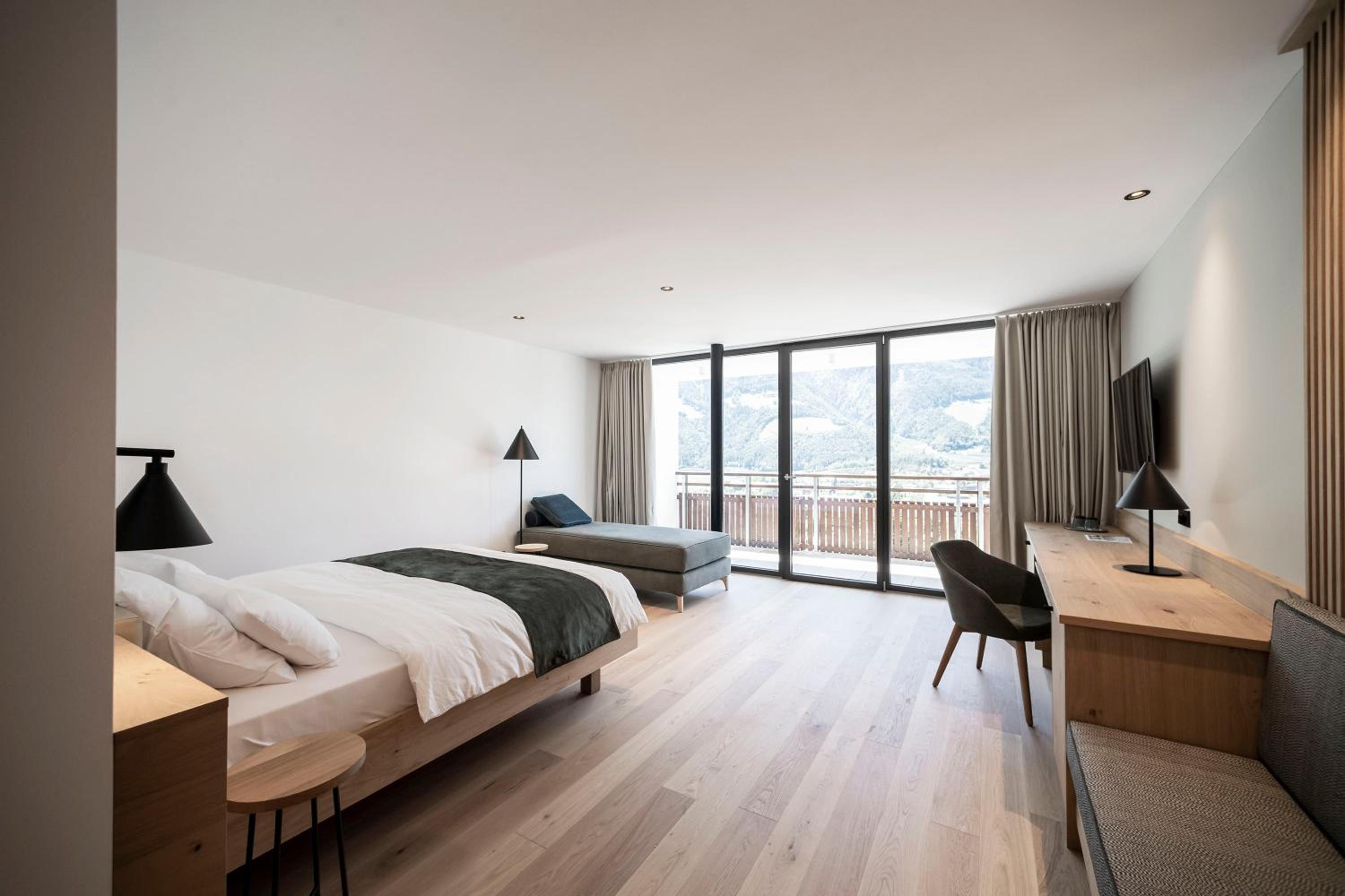 Junior Suite with Balcony photo 1