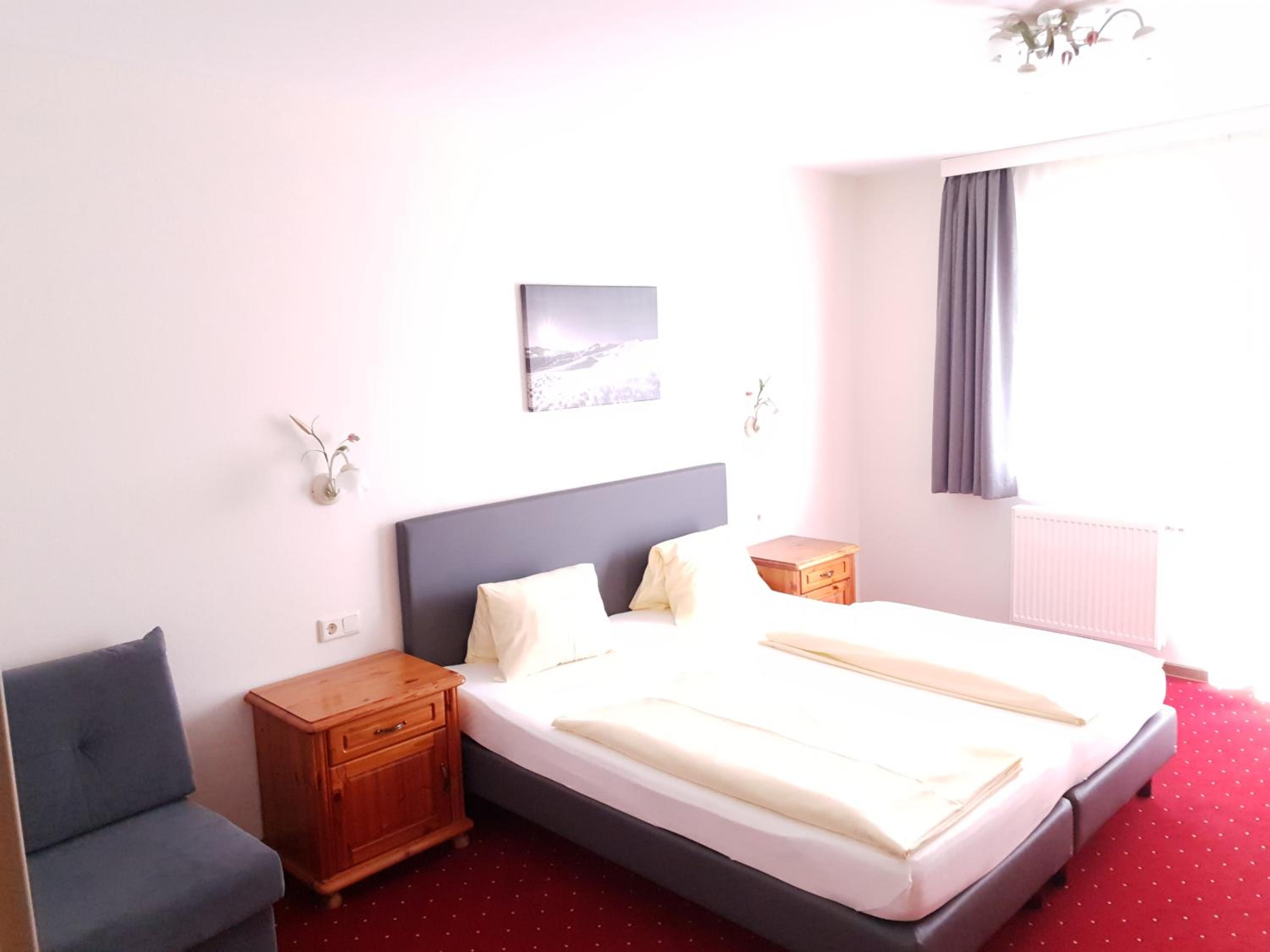 Two-Bedroom Apartment with Balcony photo 3