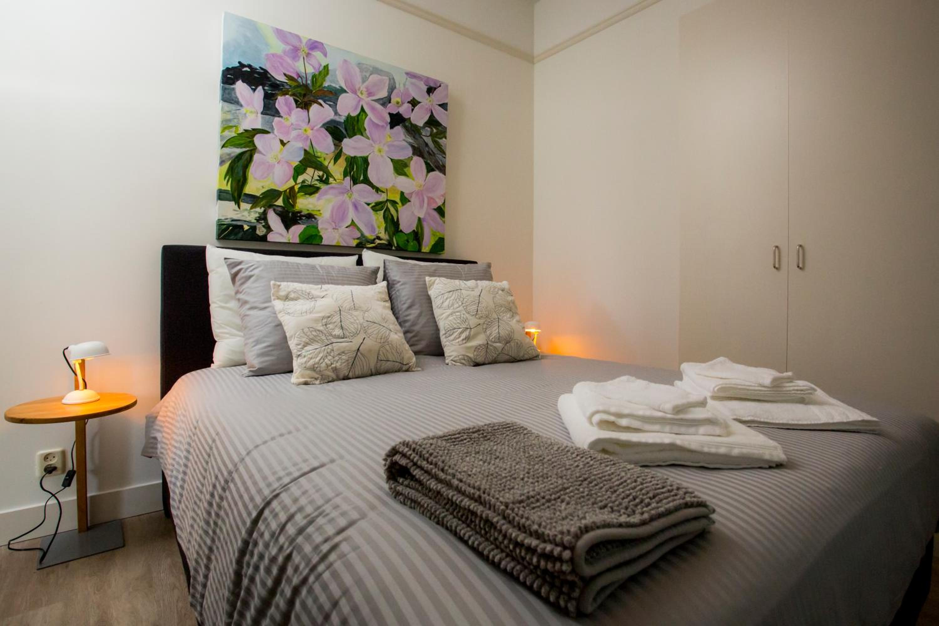 Queen Room photo 1