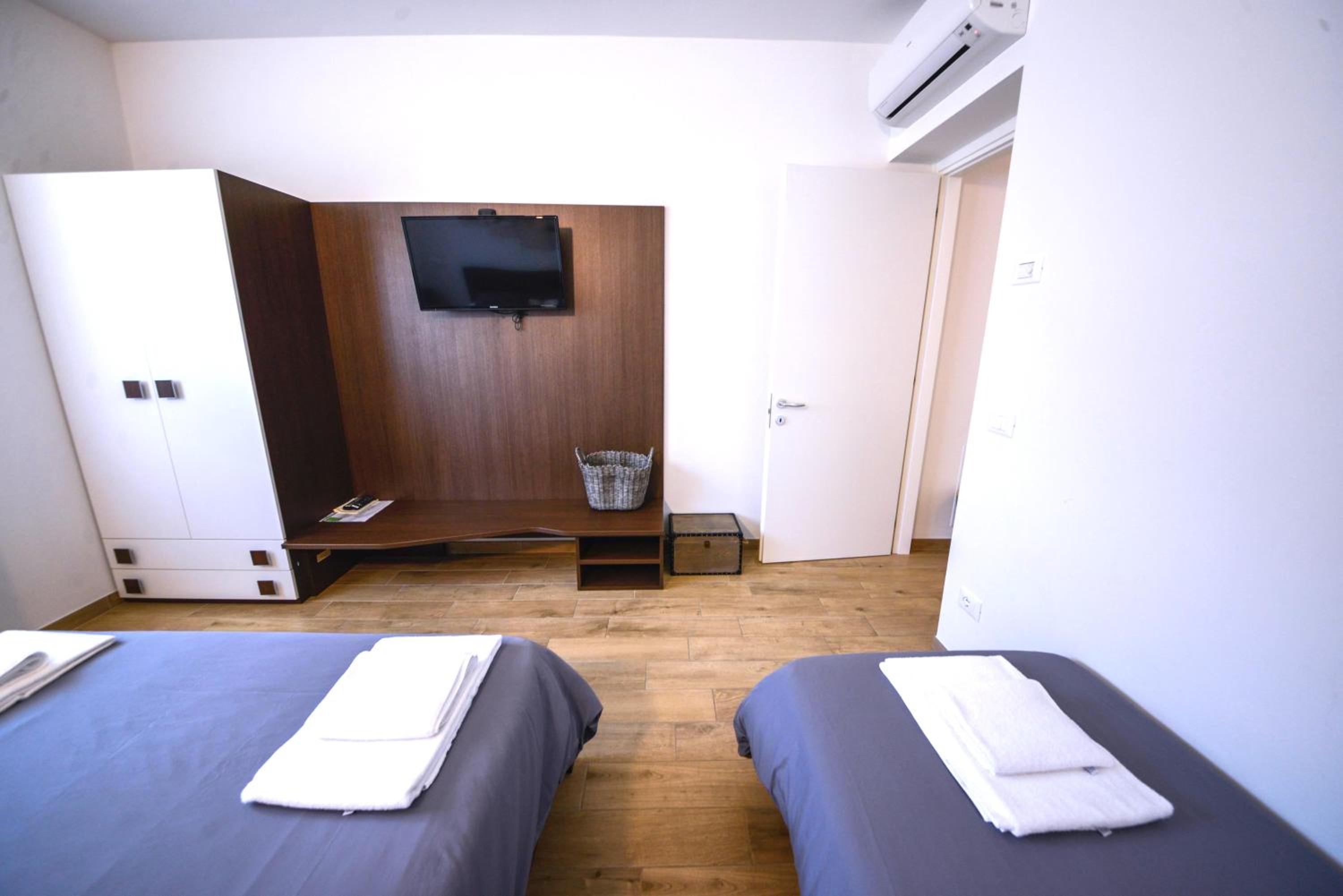 One-Bedroom Apartment - Ground Floor photo 3