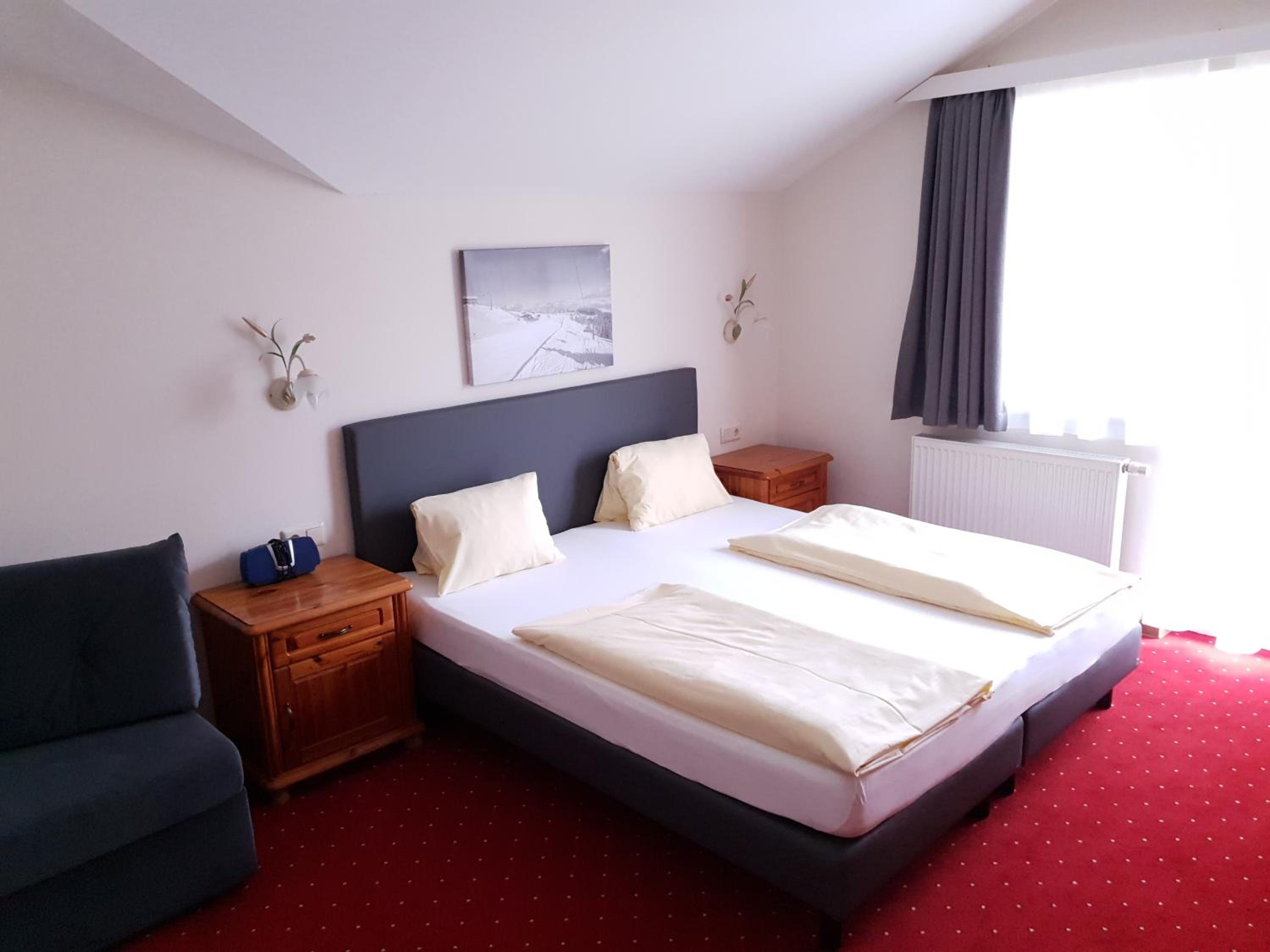 Three-Bedroom Apartment with Balcony photo 3