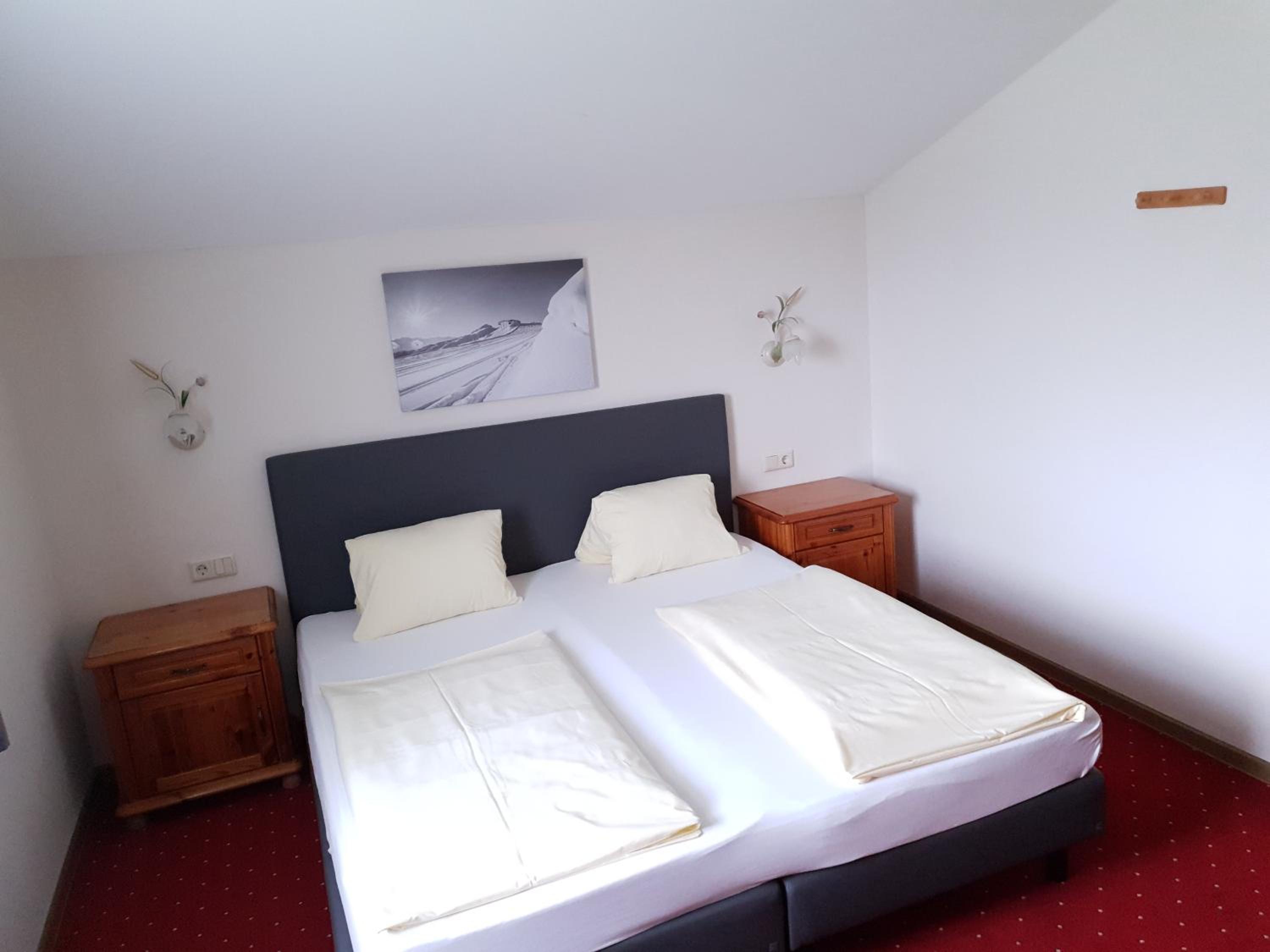 Three-Bedroom Apartment with Balcony photo 2