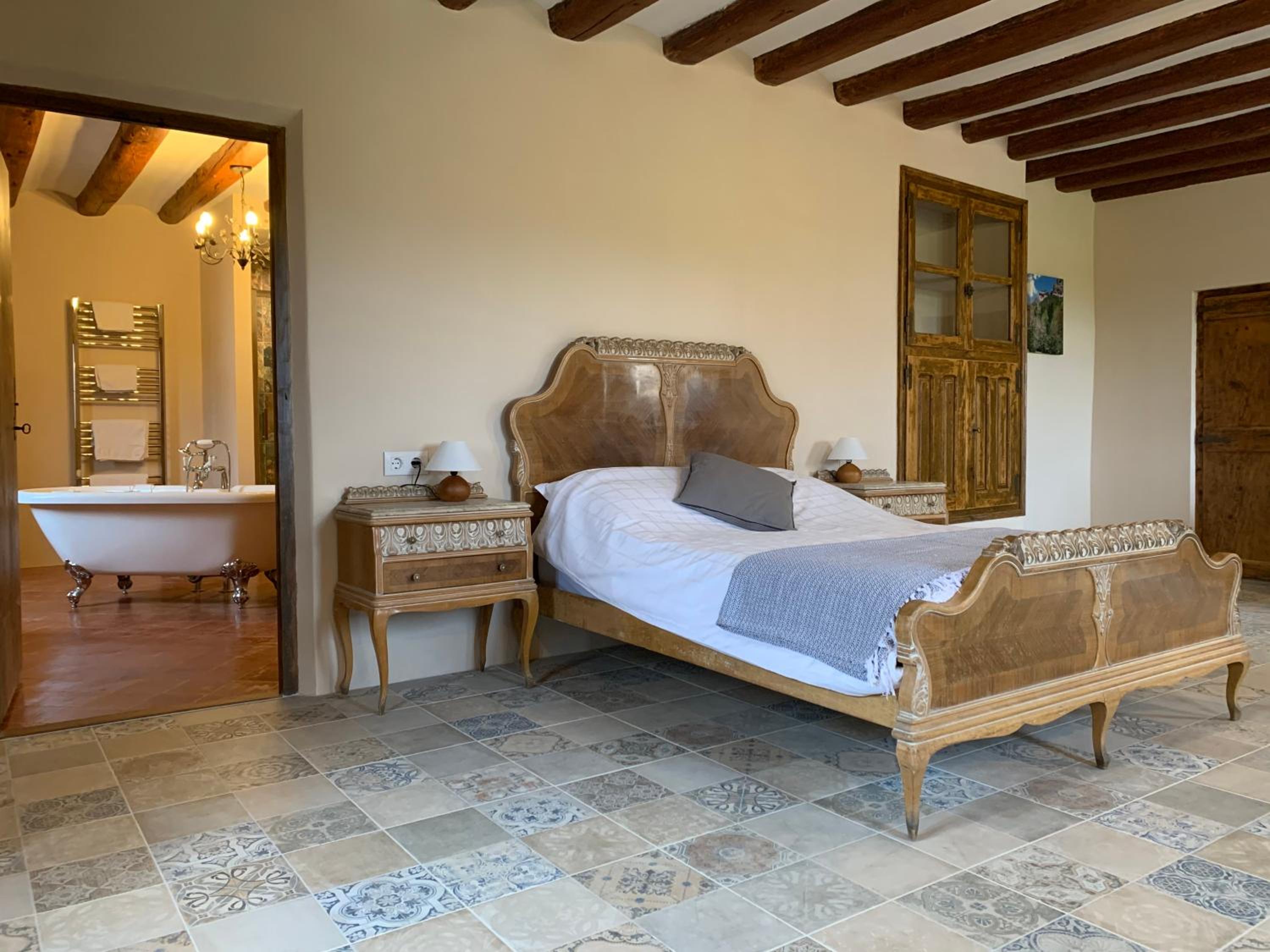 Family Suite with Balcony - Photo 4